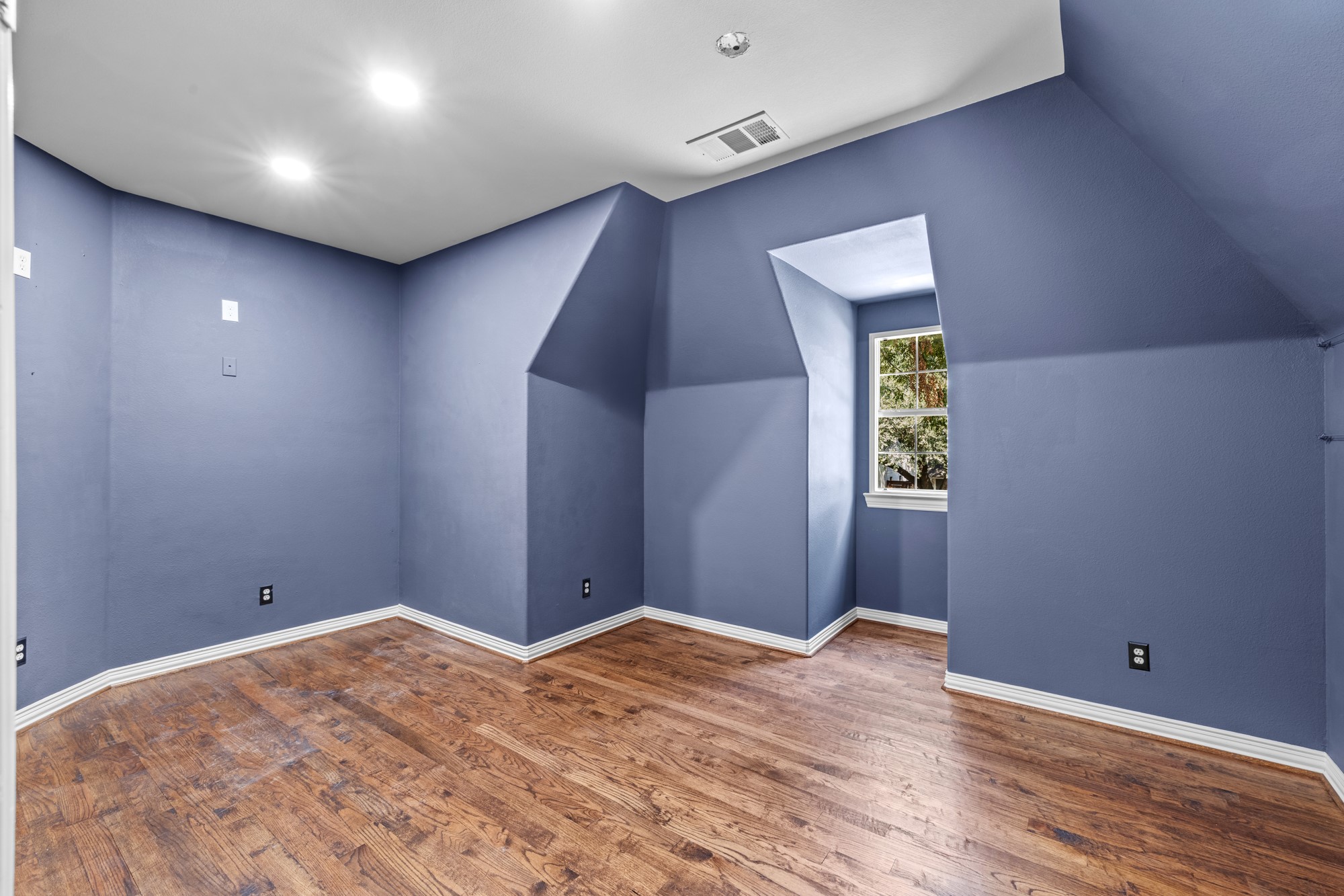 6218 Lakeshore Drive