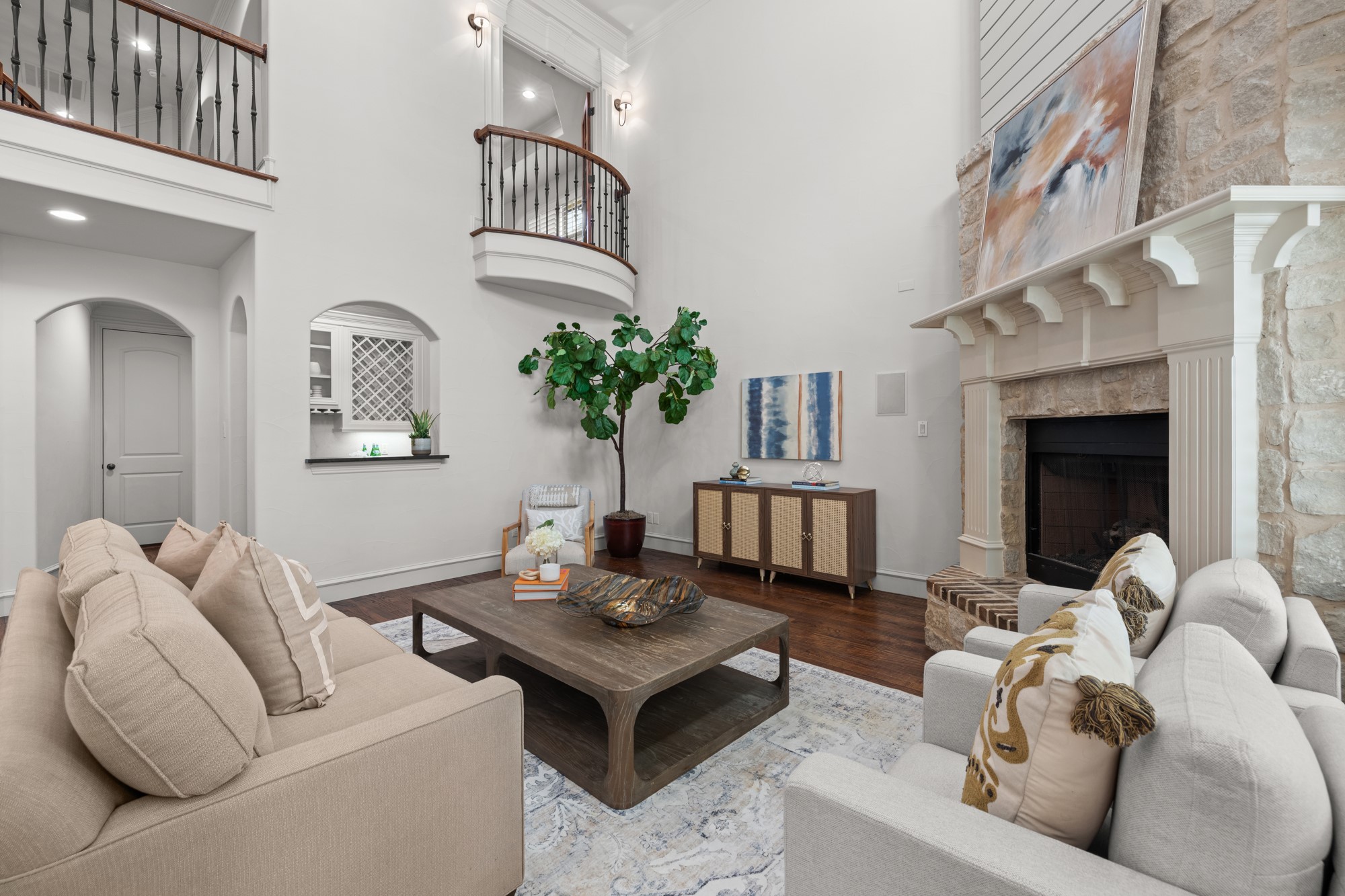 6218 Lakeshore Drive