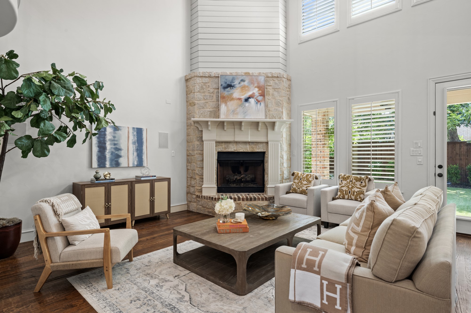 6218 Lakeshore Drive