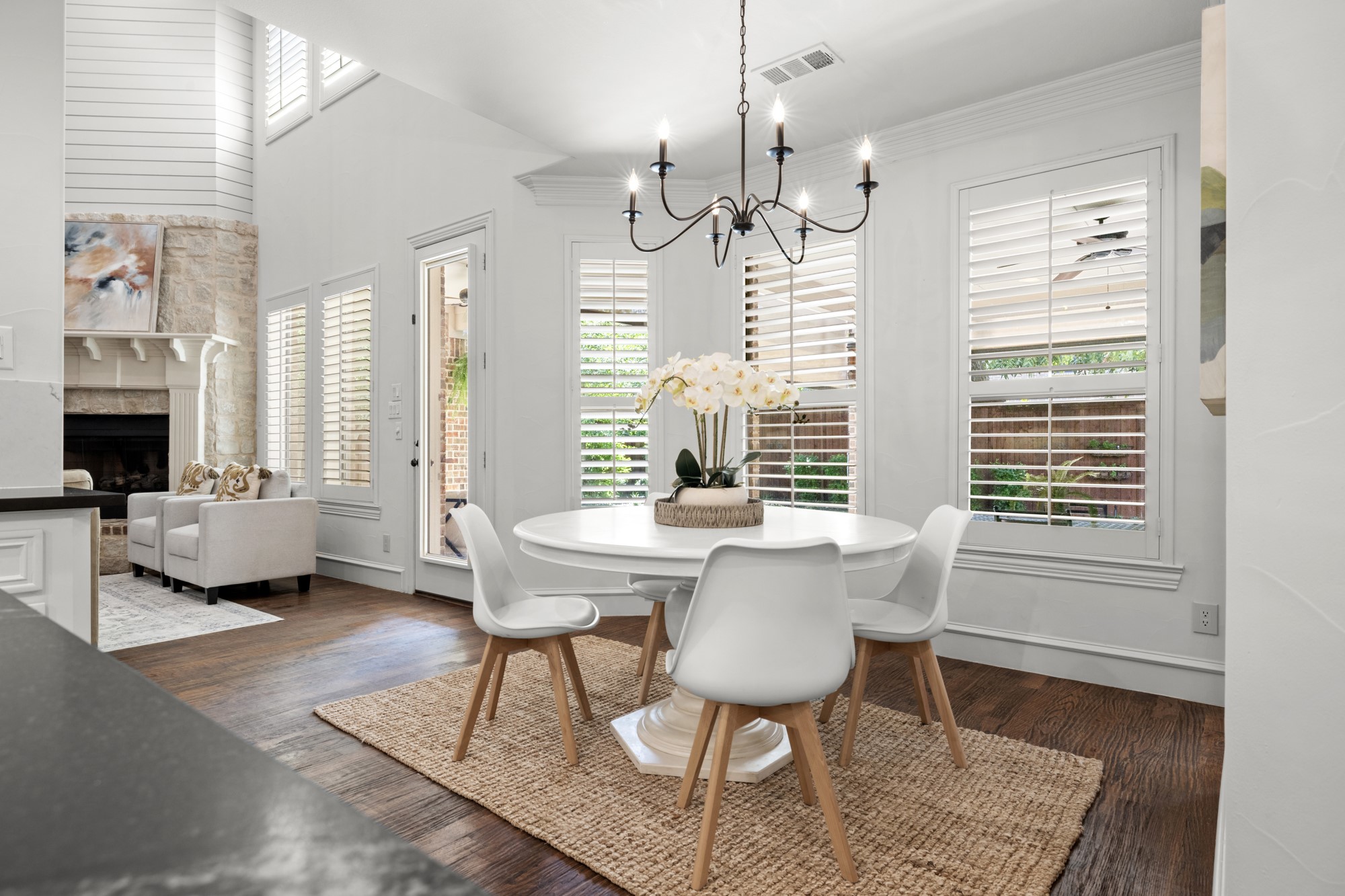 6218 Lakeshore Drive