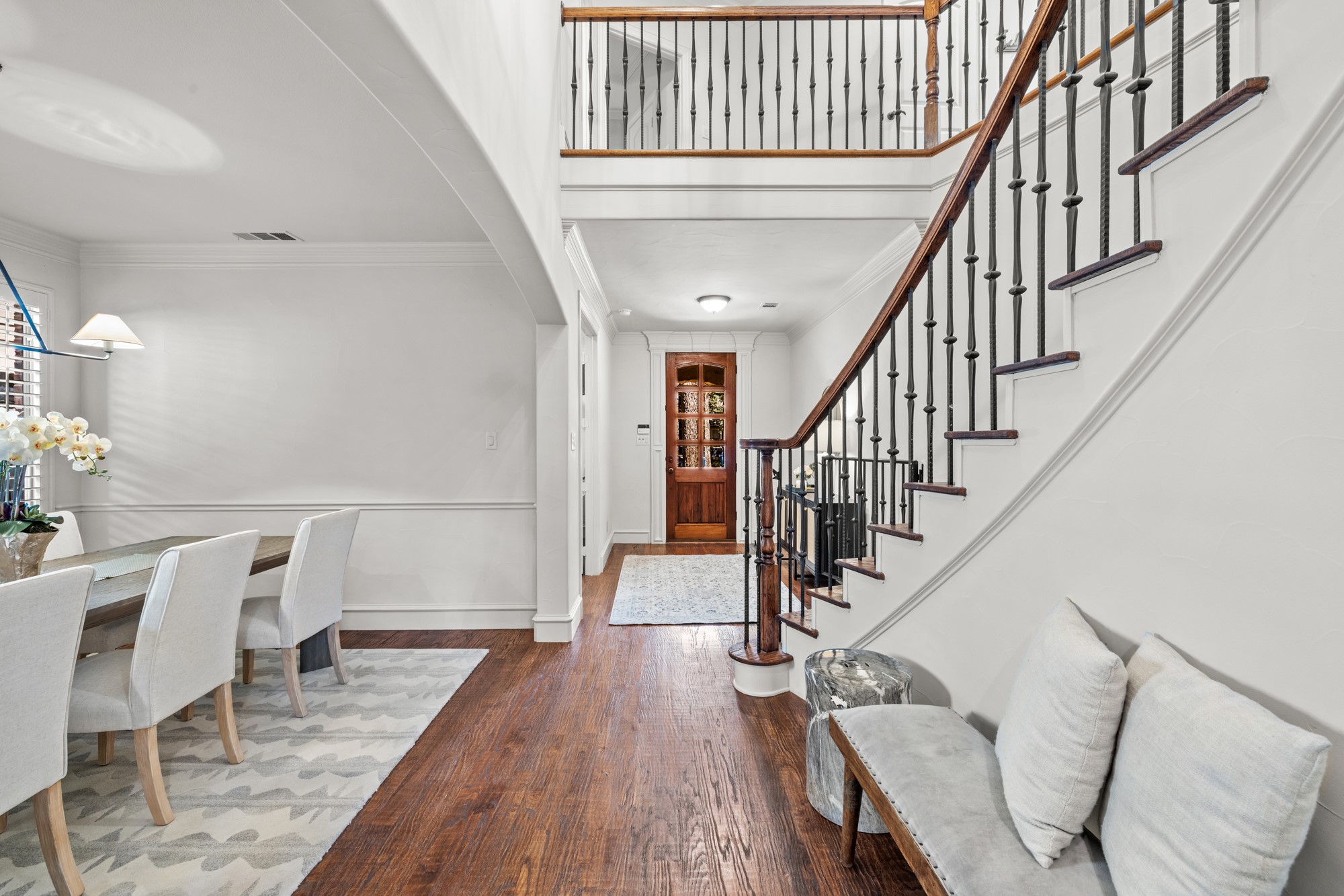 6218 Lakeshore Drive