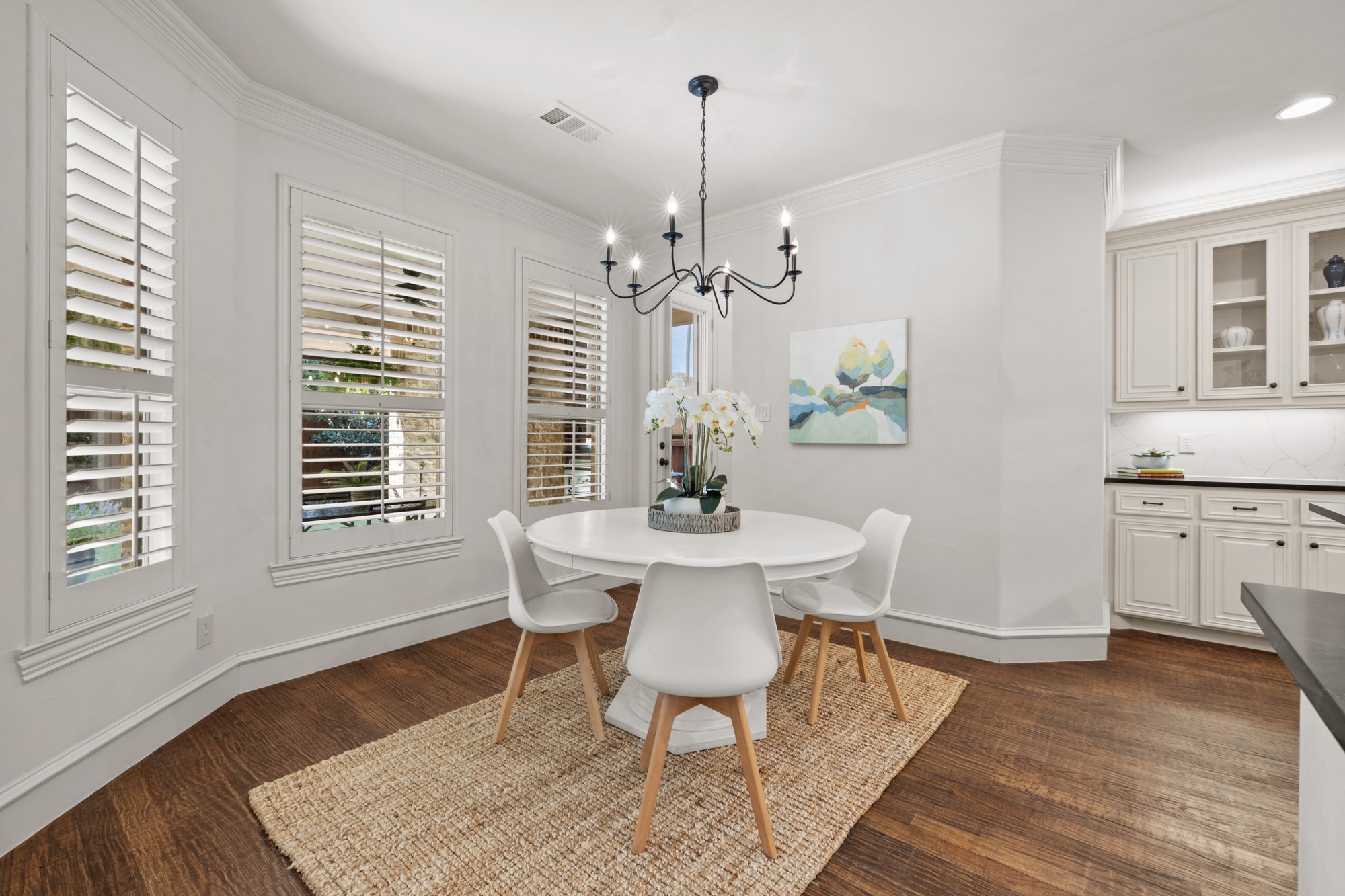 6218 Lakeshore Drive