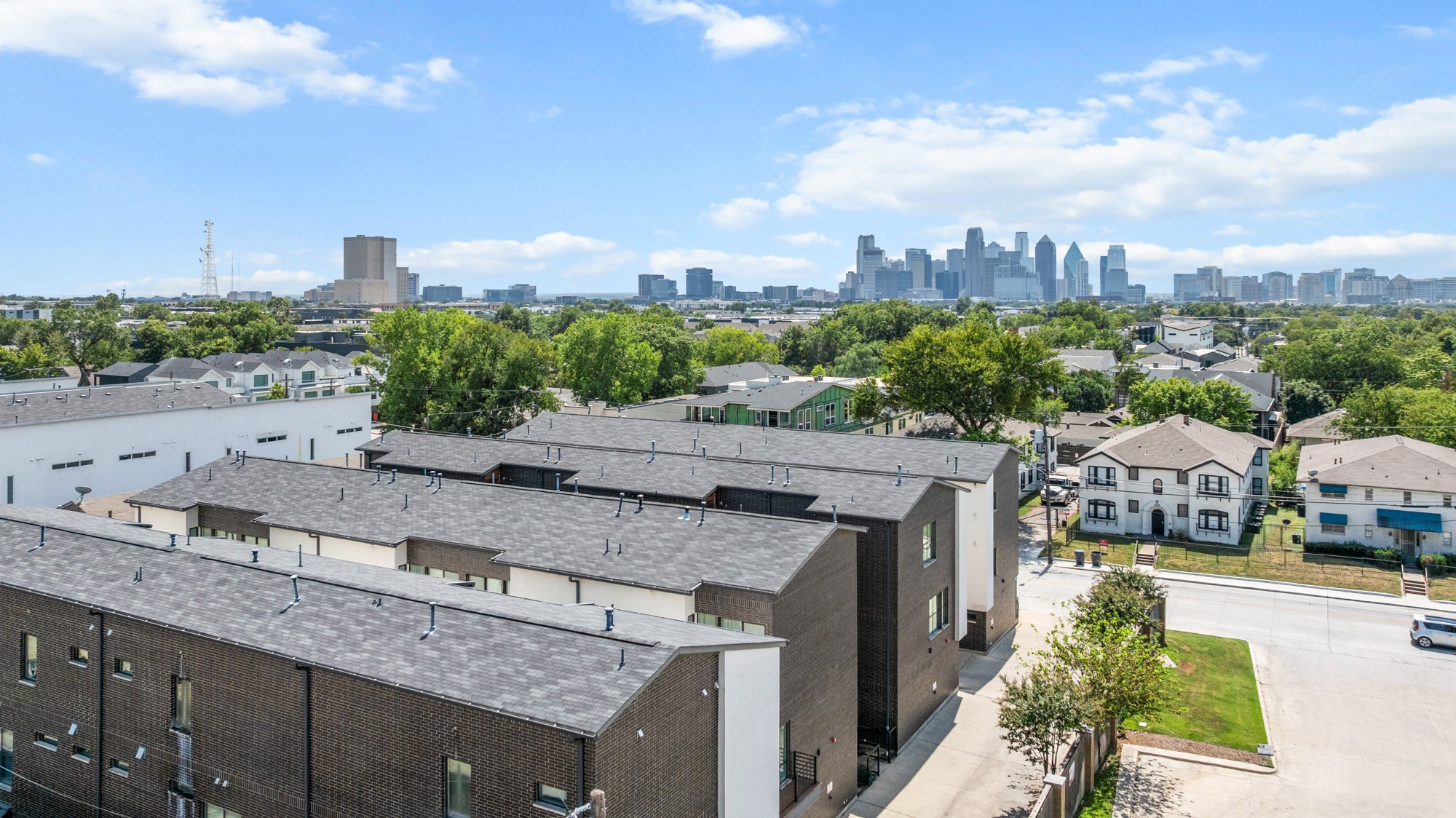 2290 N Fitzhugh Avenue 40