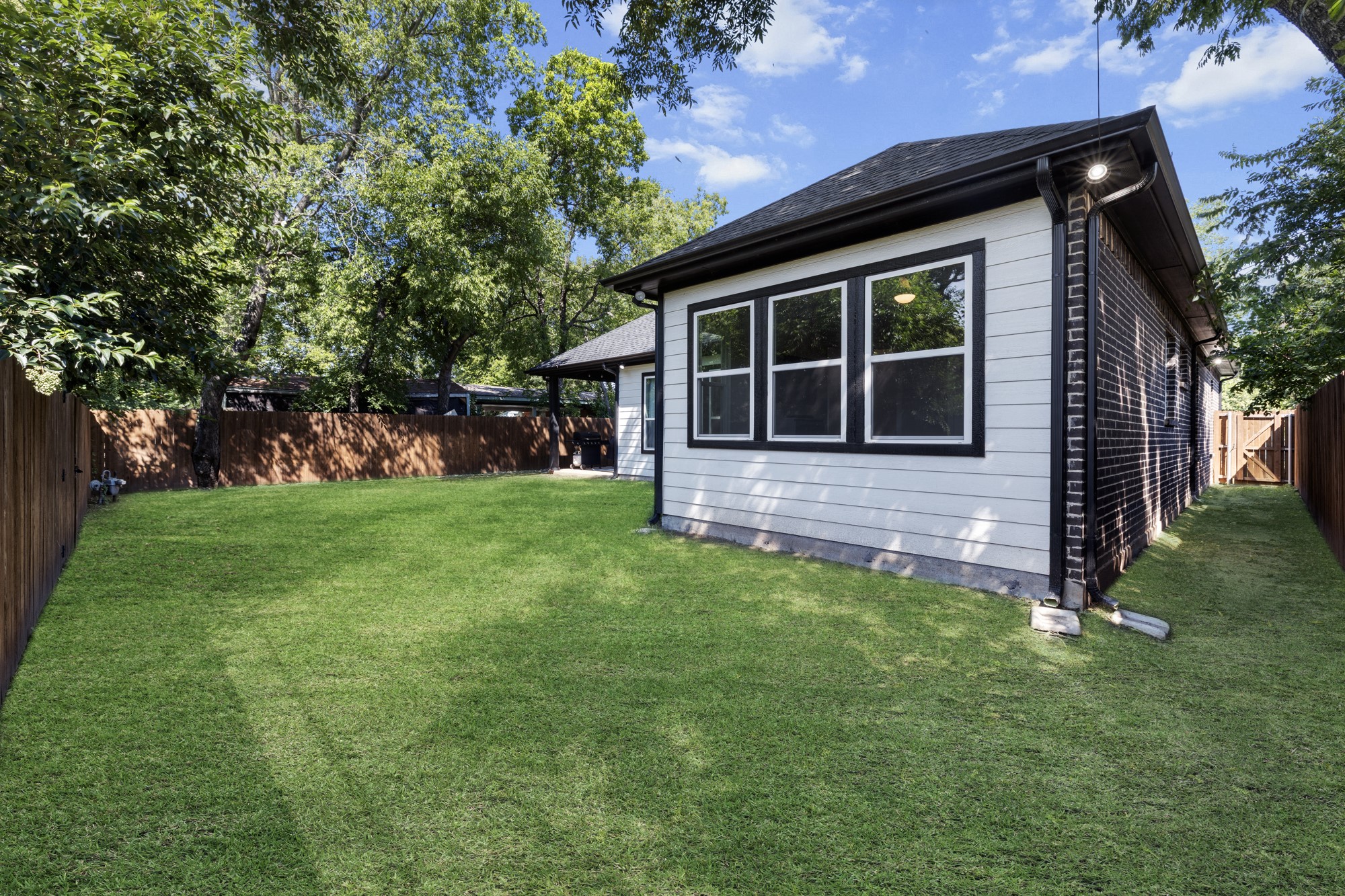 2318 Jonesboro Avenue