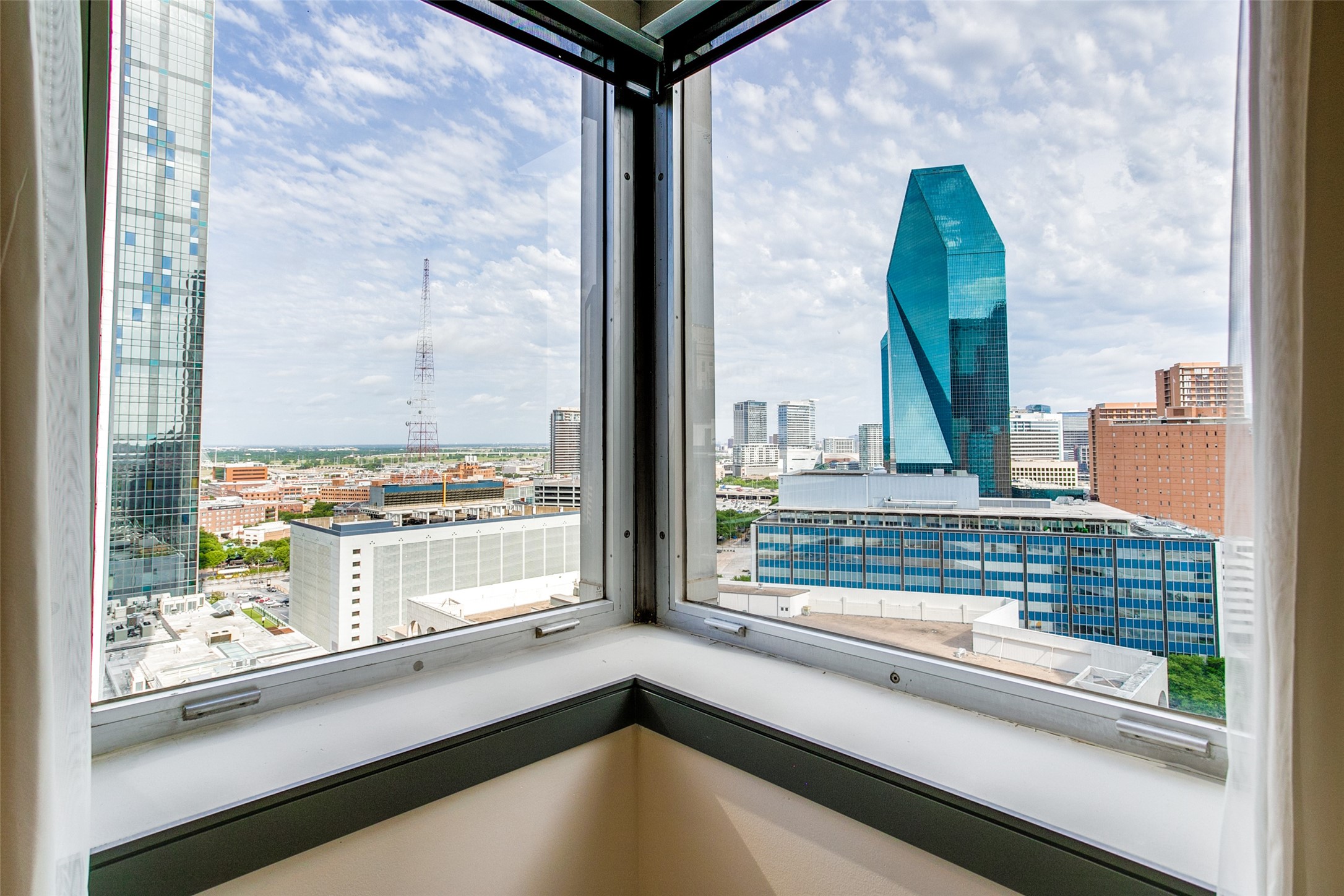 1505 Elm Street 1603