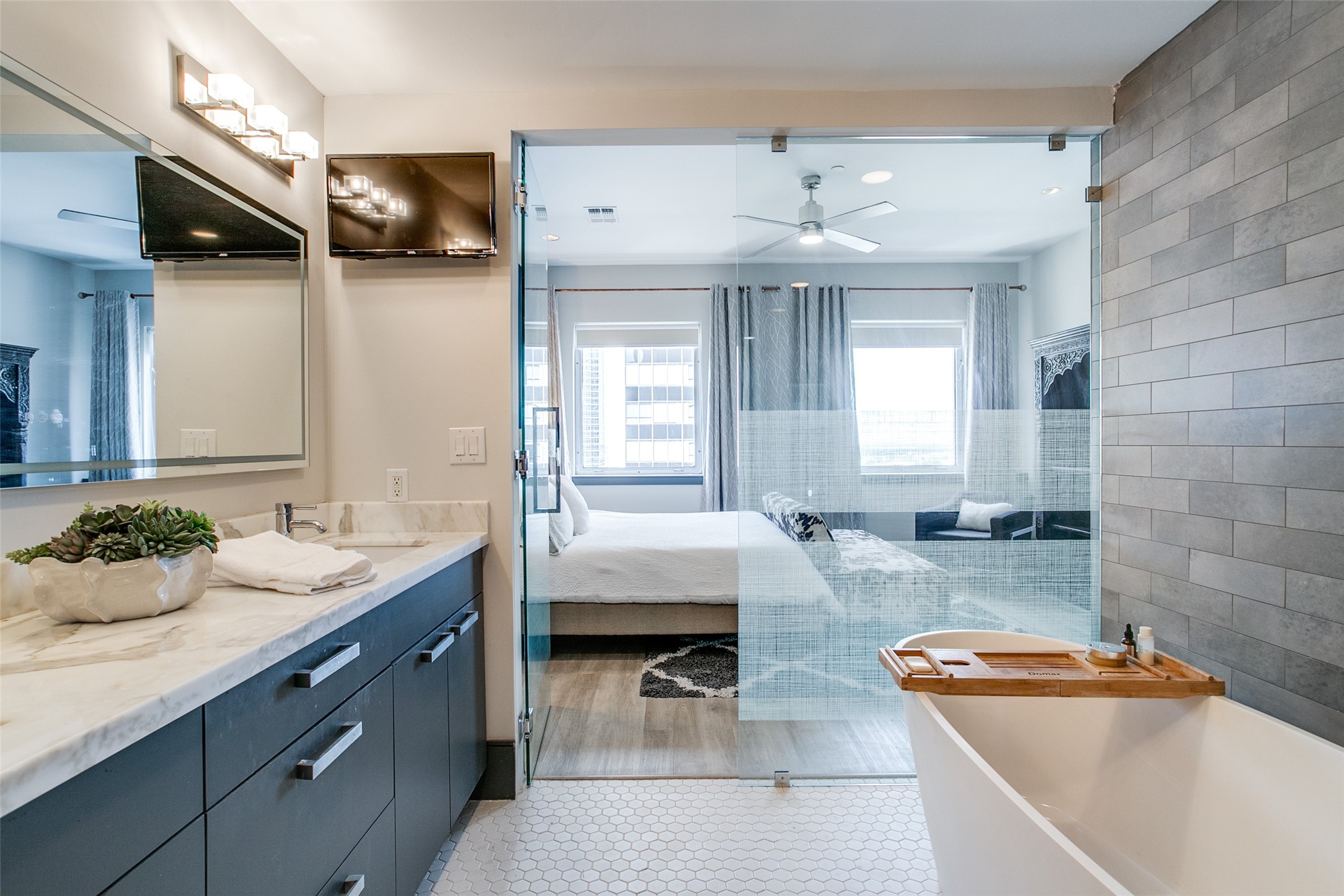 1505 Elm Street 1603