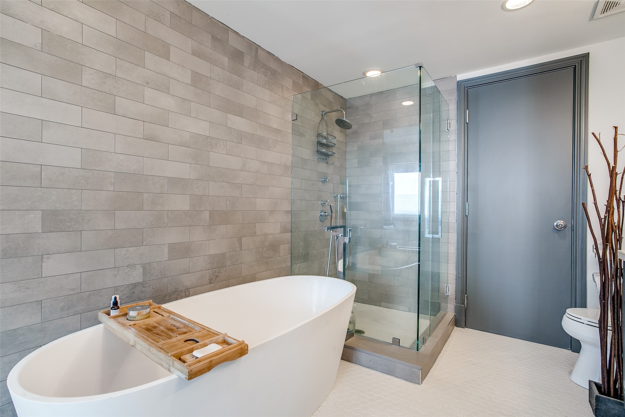 1505 Elm Street 1603