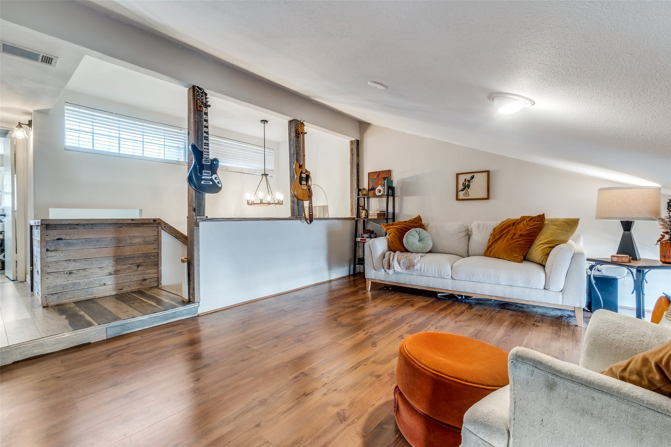 13109 Burninglog Lane