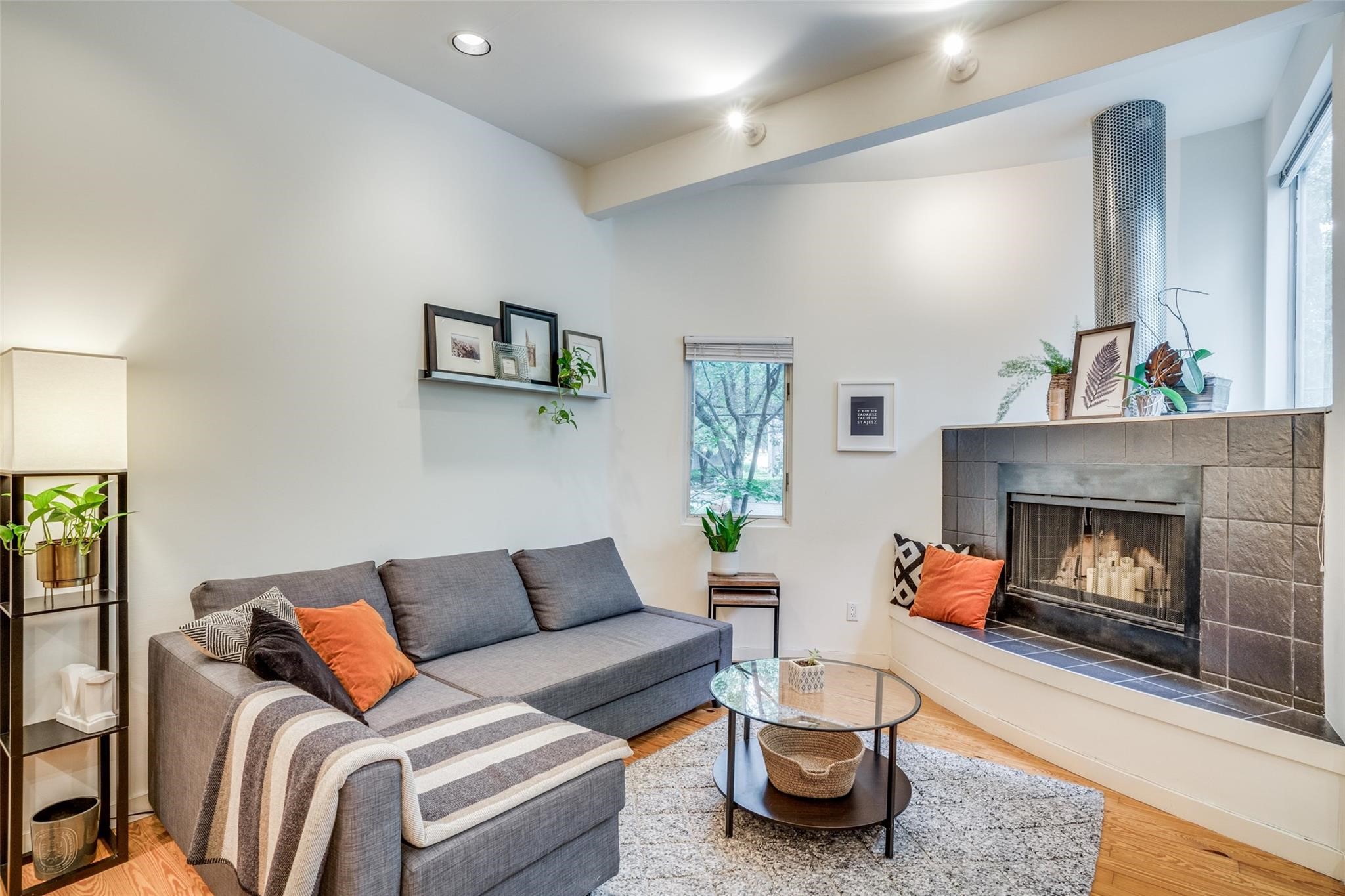 4241 Buena Vista Street 4