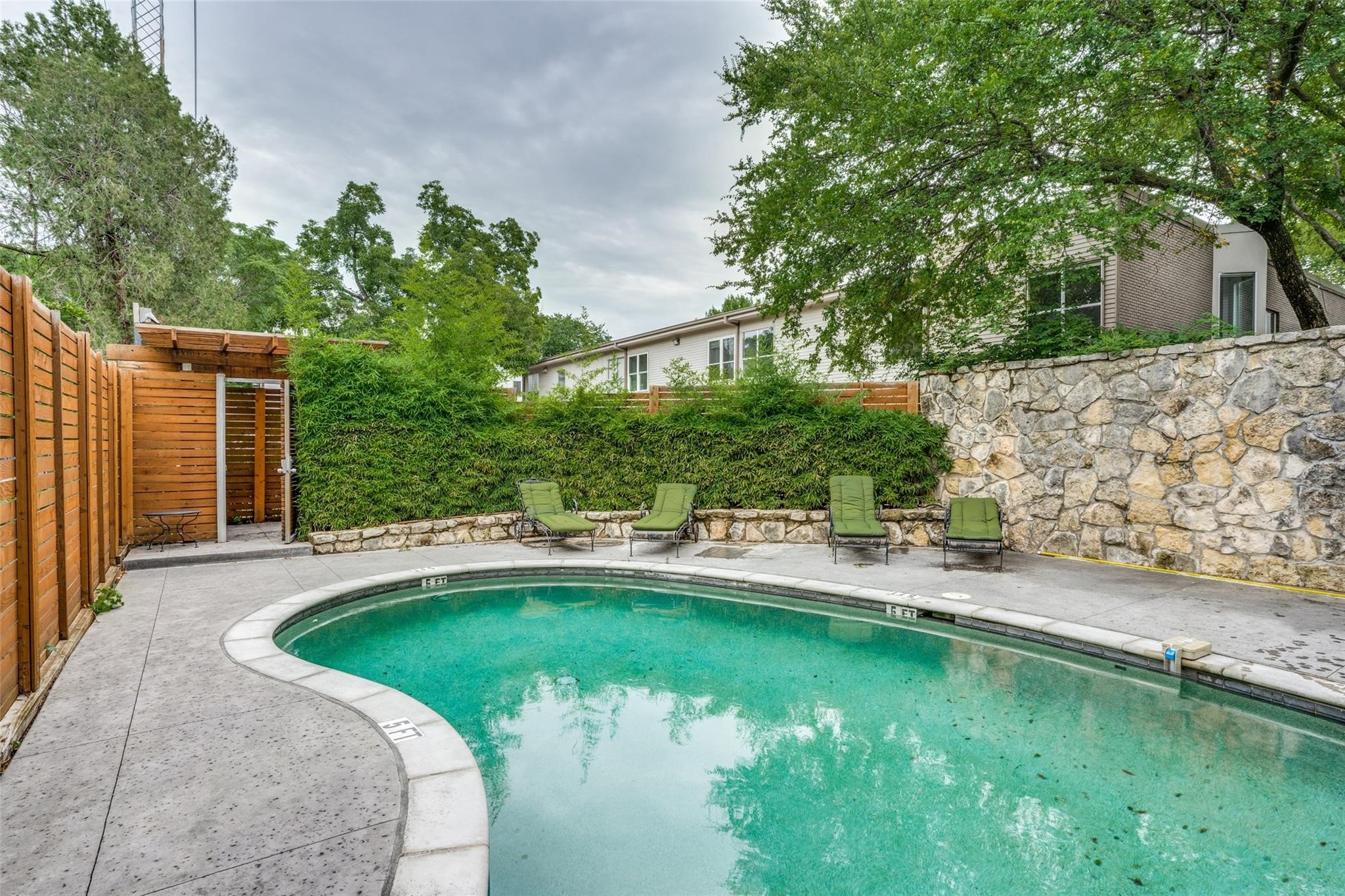 4241 Buena Vista Street 4