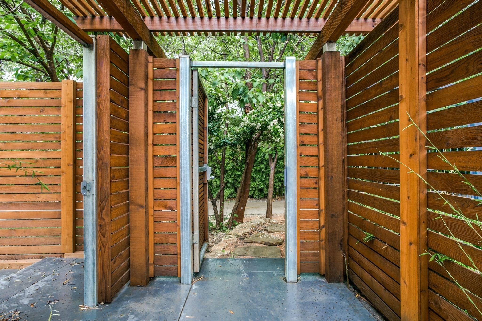 4241 Buena Vista Street 4