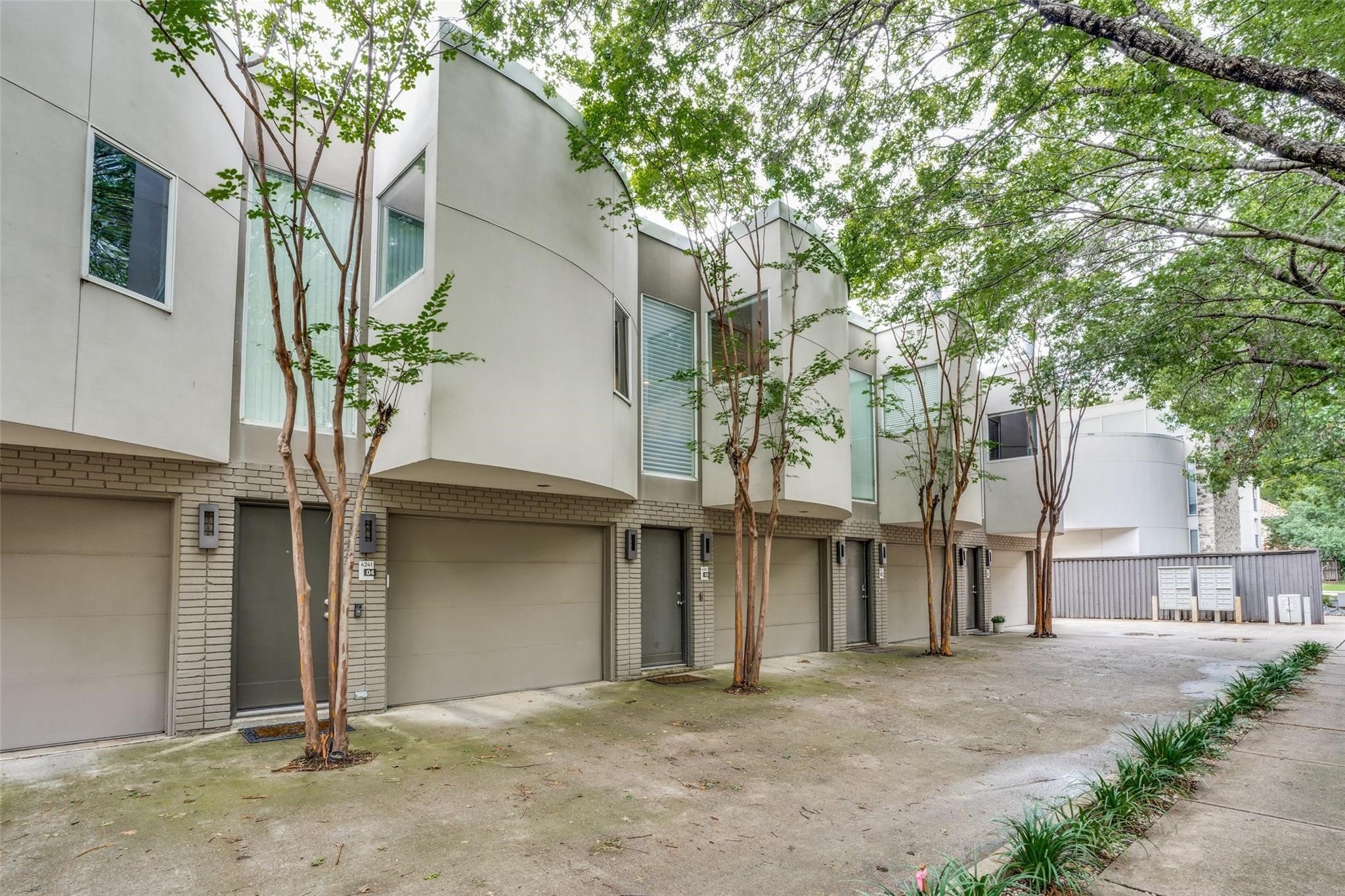 4241 Buena Vista Street 4