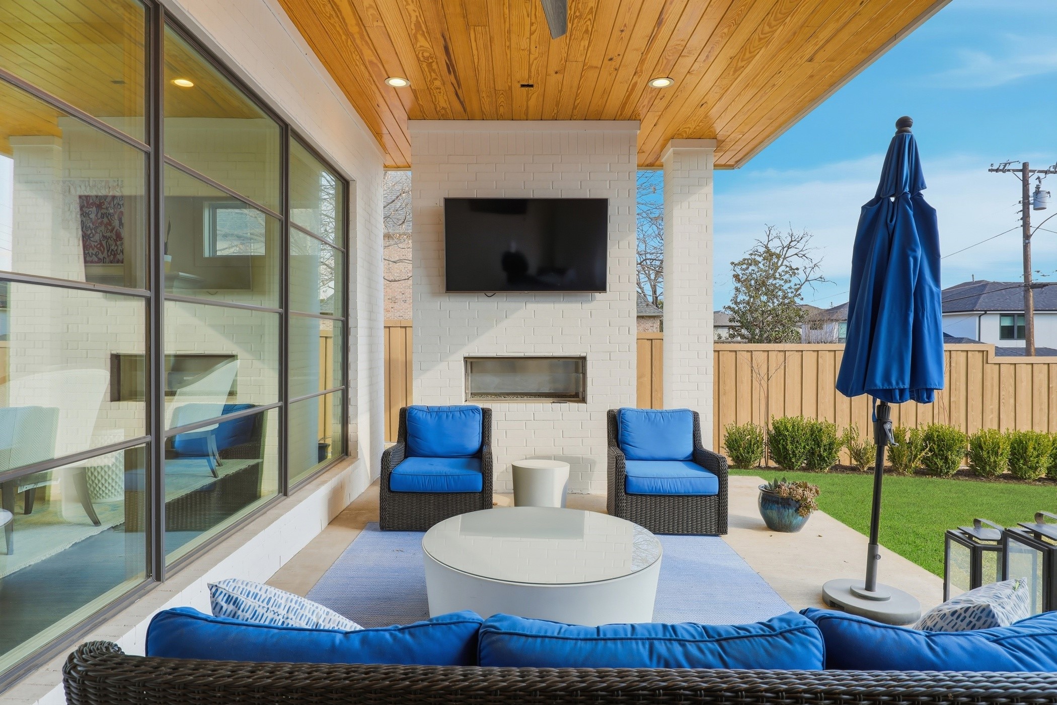 6472 Vanderbilt Avenue