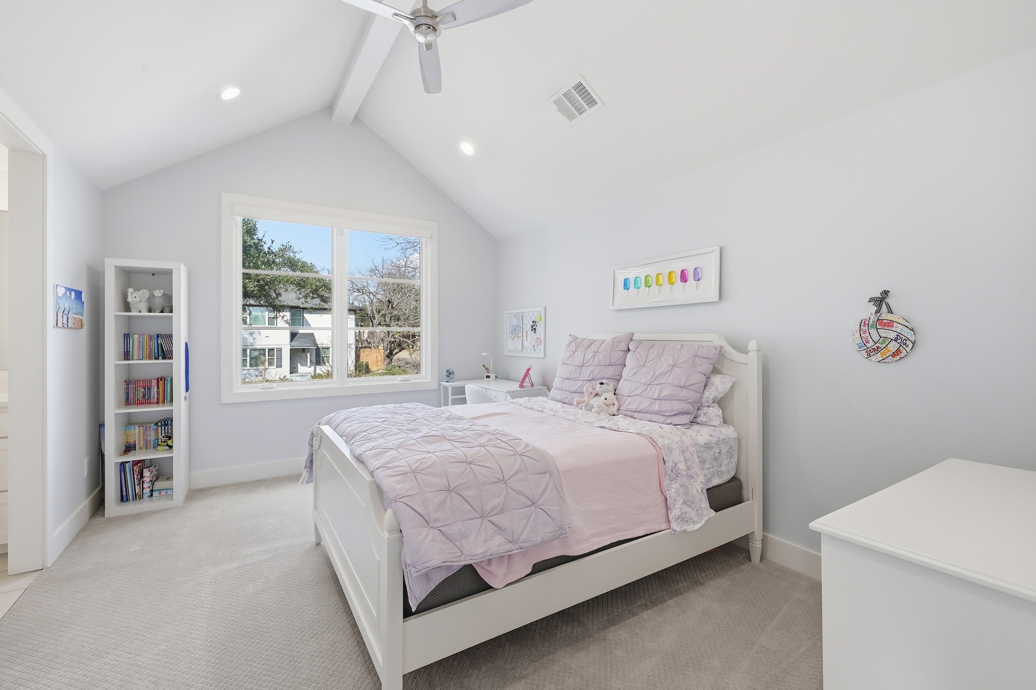 6472 Vanderbilt Avenue