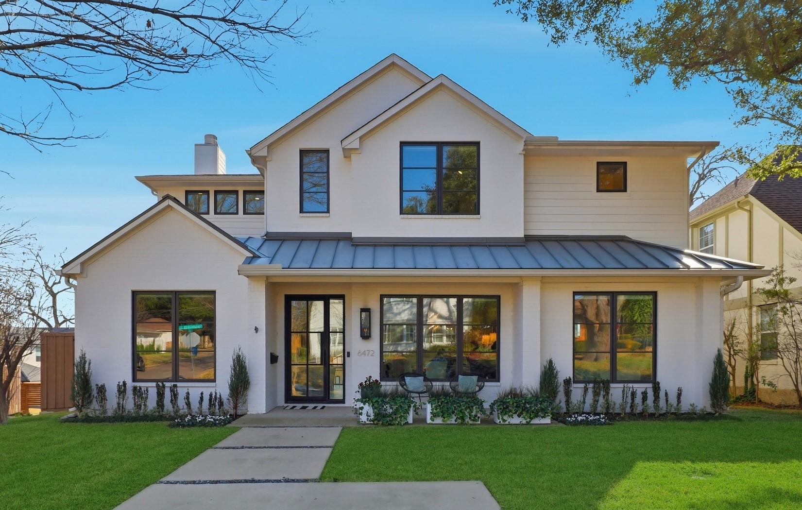 6472 Vanderbilt Avenue