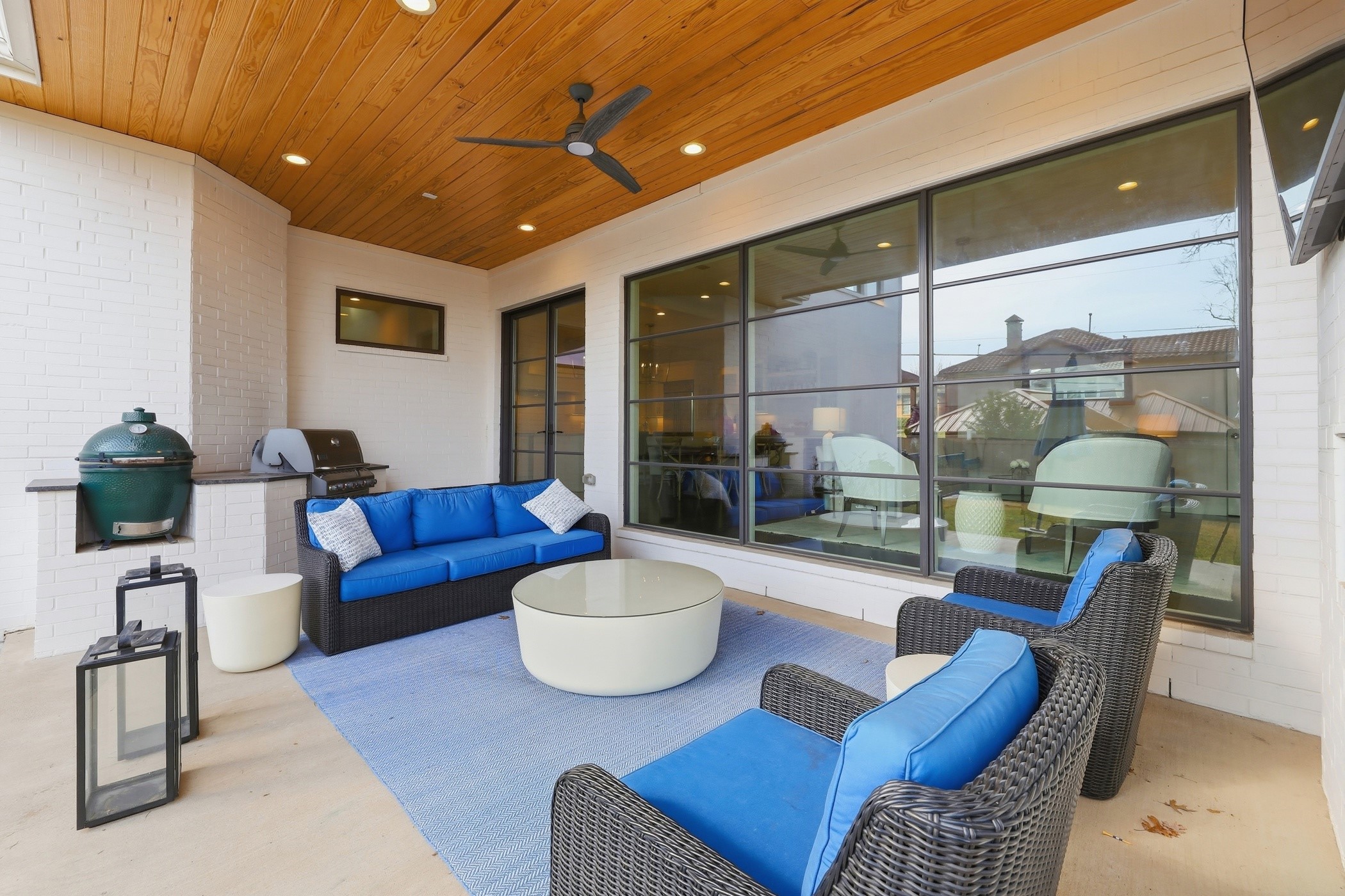 6472 Vanderbilt Avenue