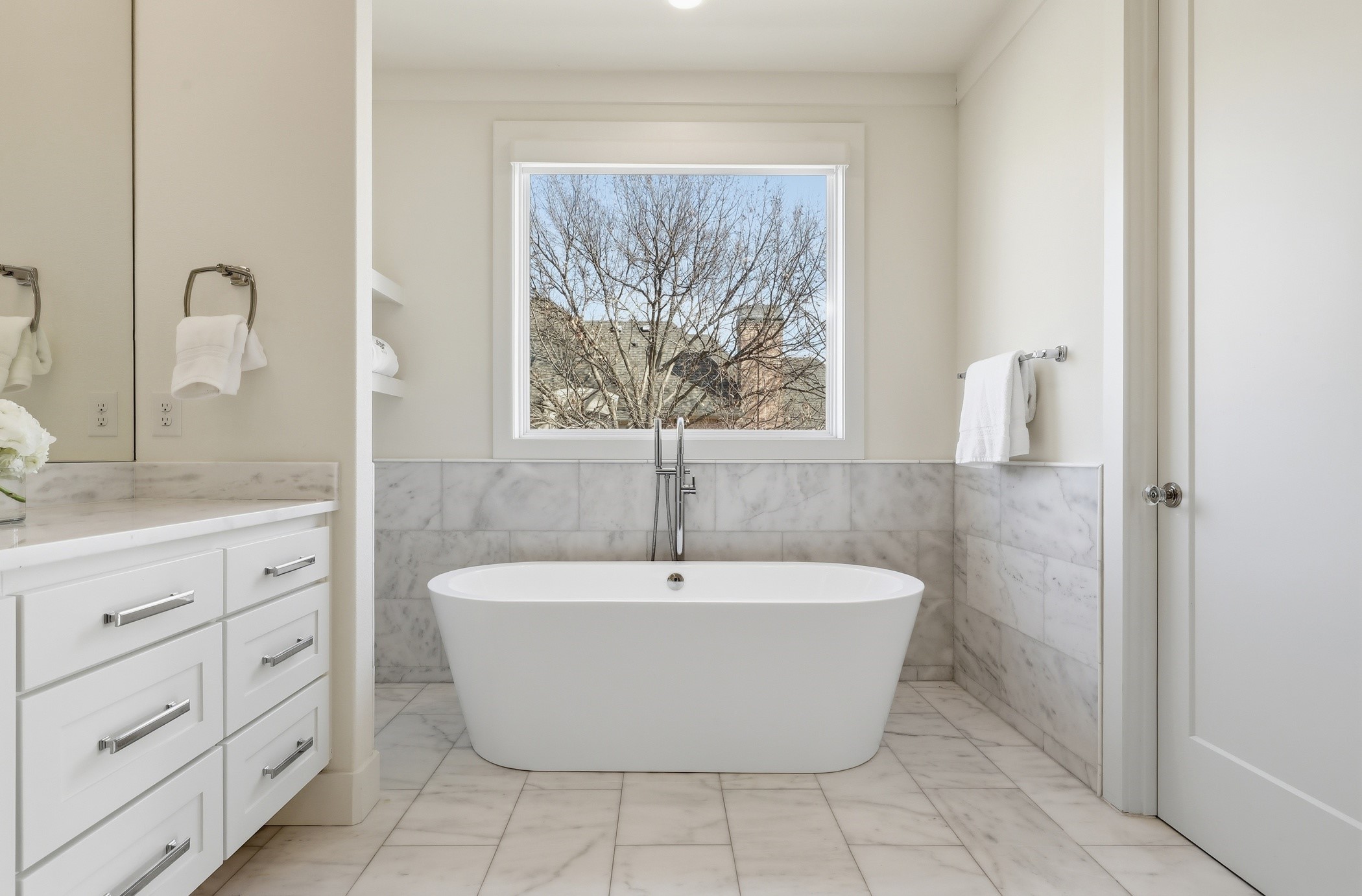 6472 Vanderbilt Avenue