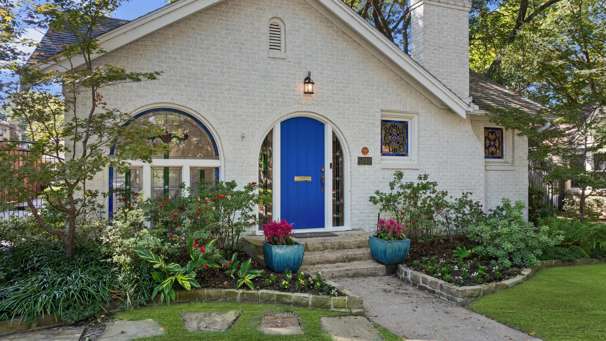 5242 Merrimac Avenue