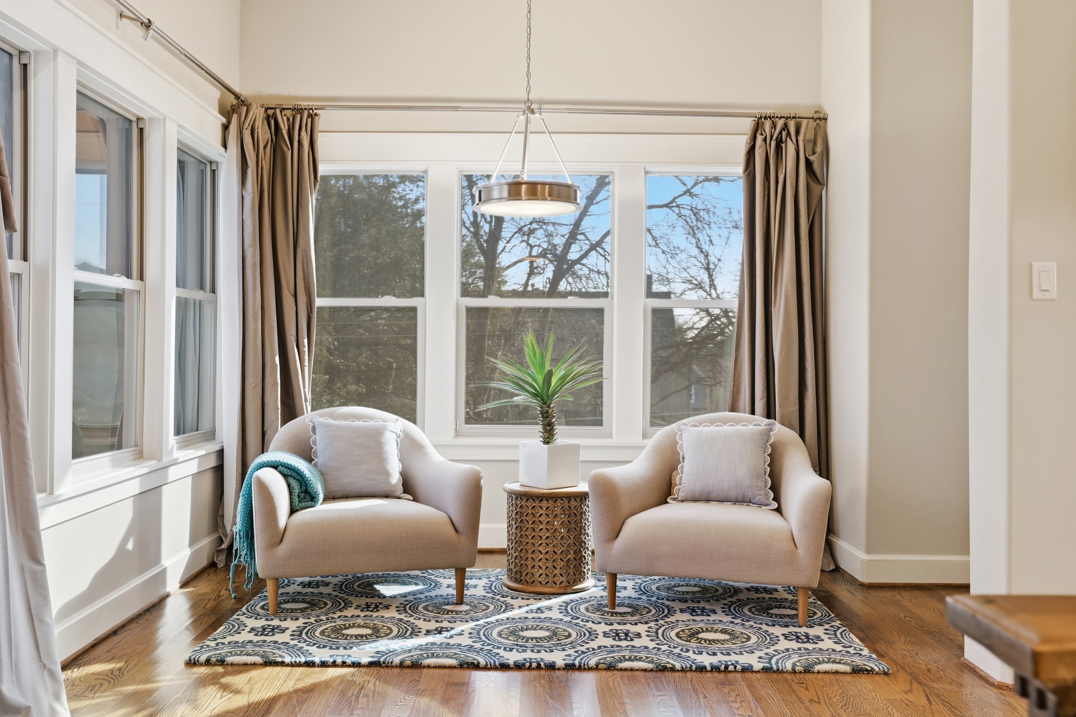 6840 Casa Loma Avenue