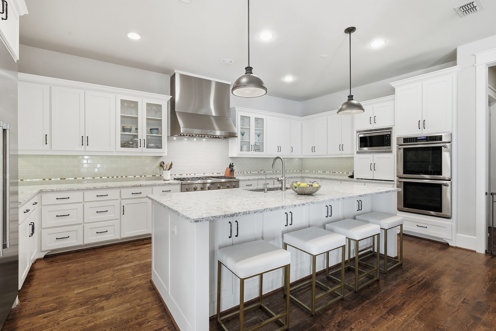 6840 Casa Loma Avenue