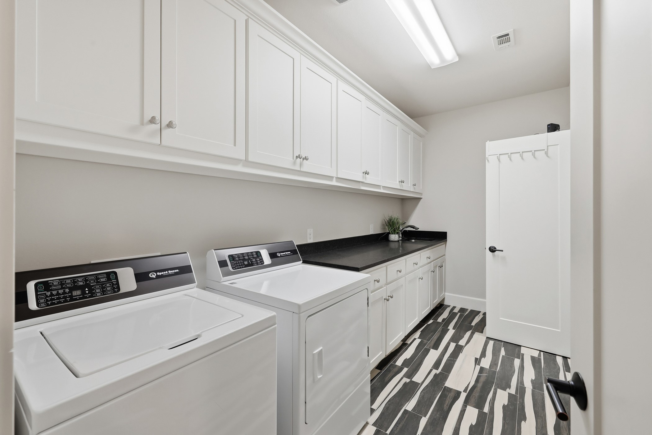 6840 Casa Loma Avenue