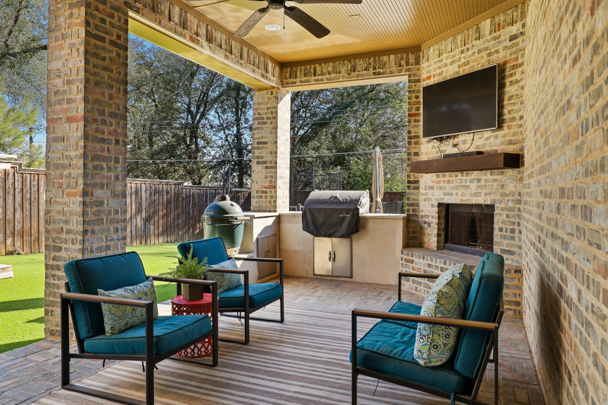 6840 Casa Loma Avenue