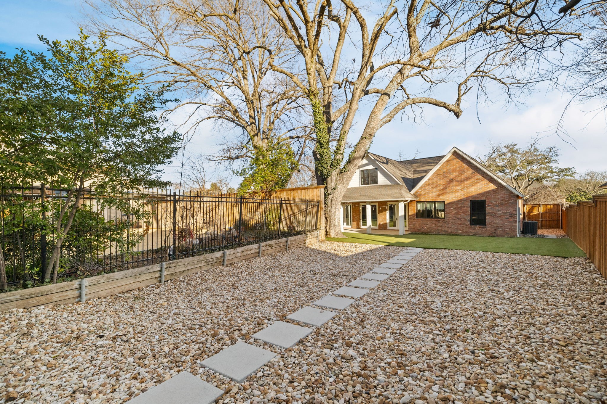 7137 Meadow Lake Avenue