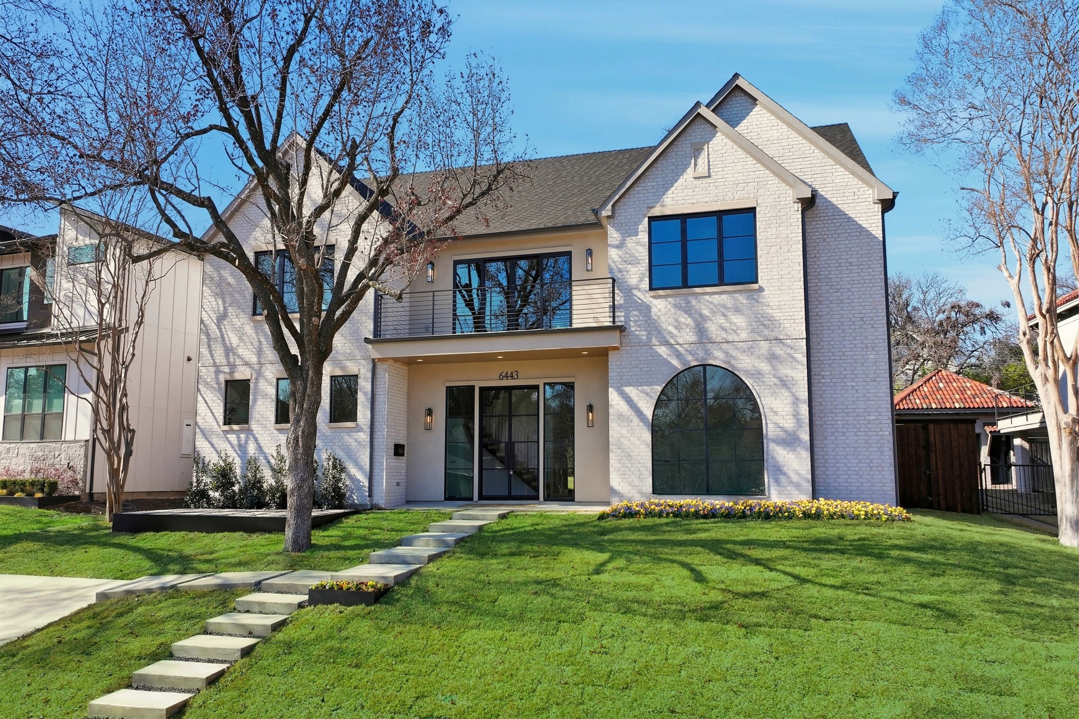 6443 Lake Circle Drive