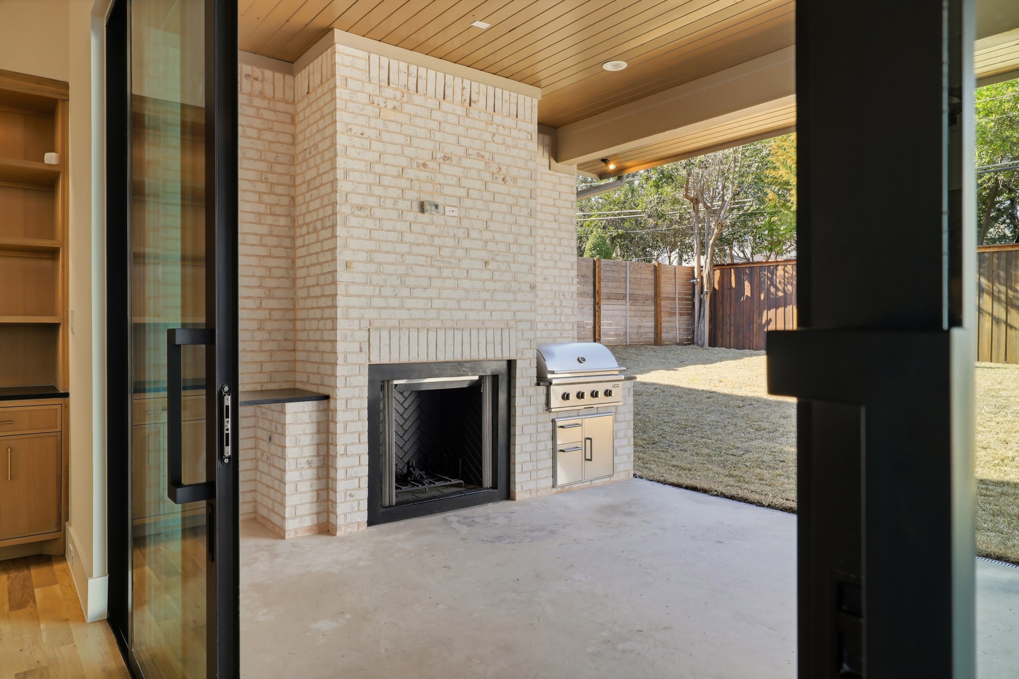 6443 Lake Circle Drive