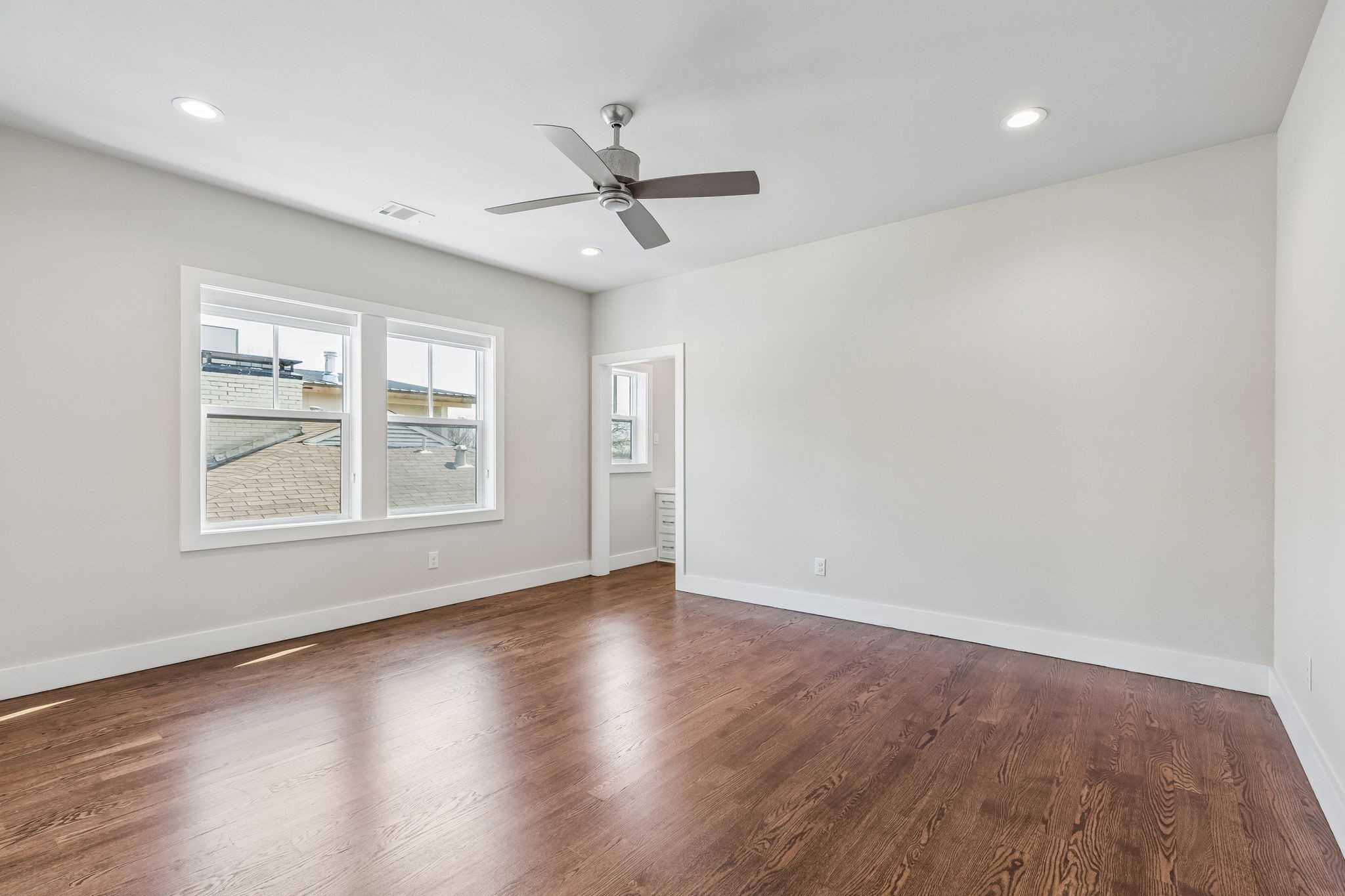 6914 La Vista Drive