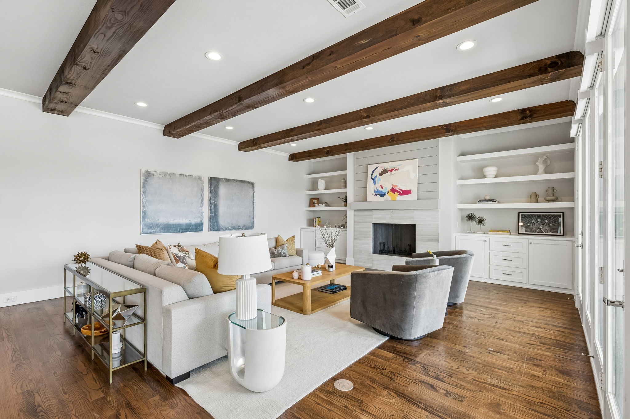 6914 La Vista Drive