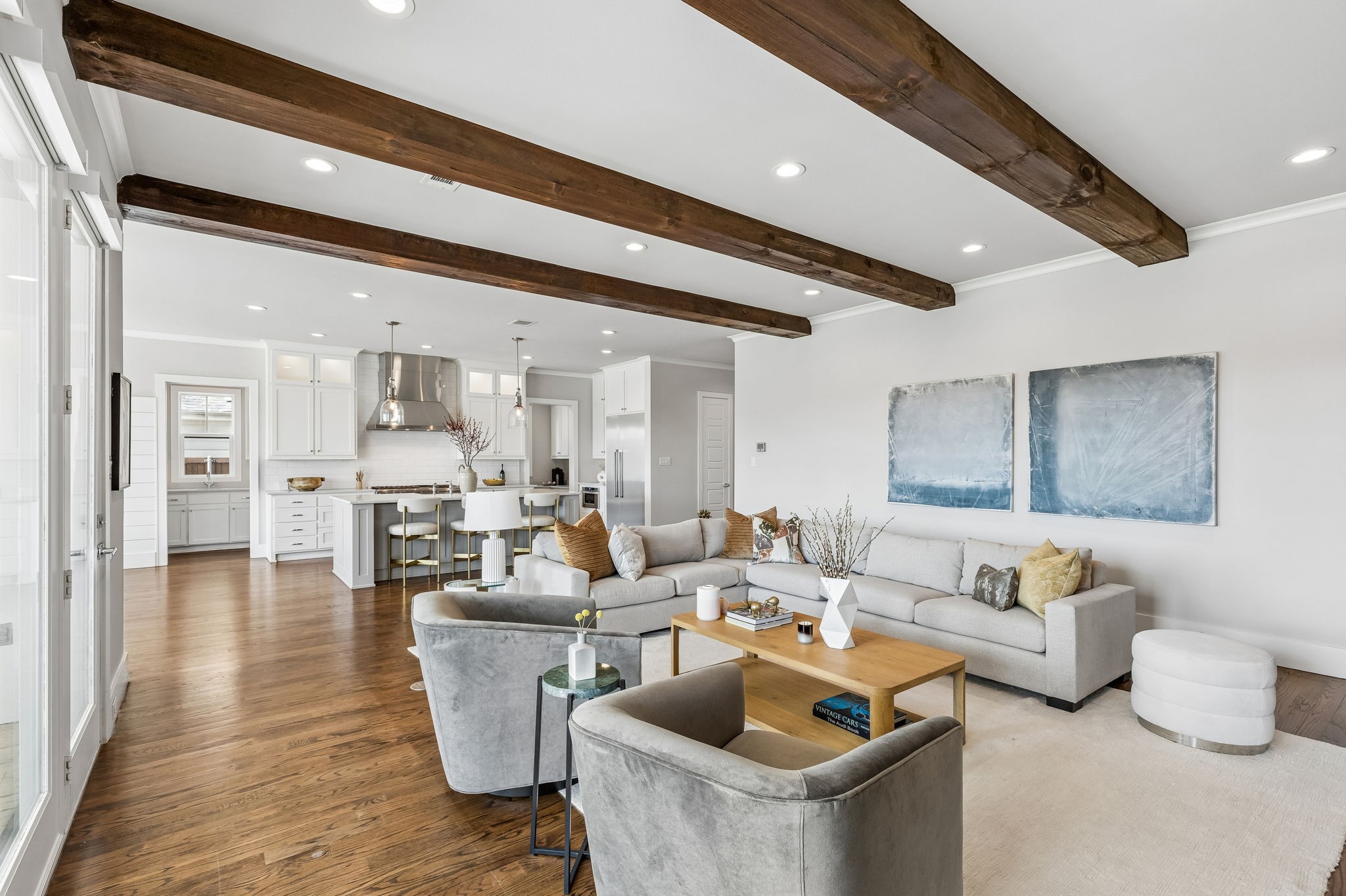 6914 La Vista Drive