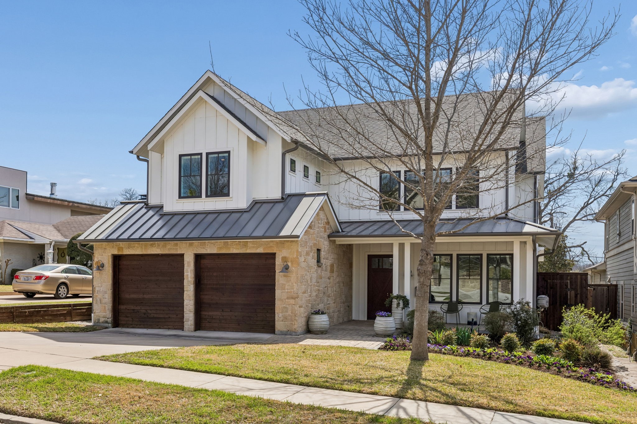 6914 La Vista Drive