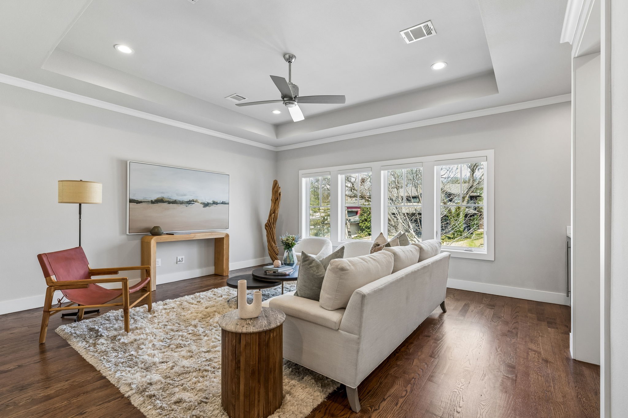 6914 La Vista Drive