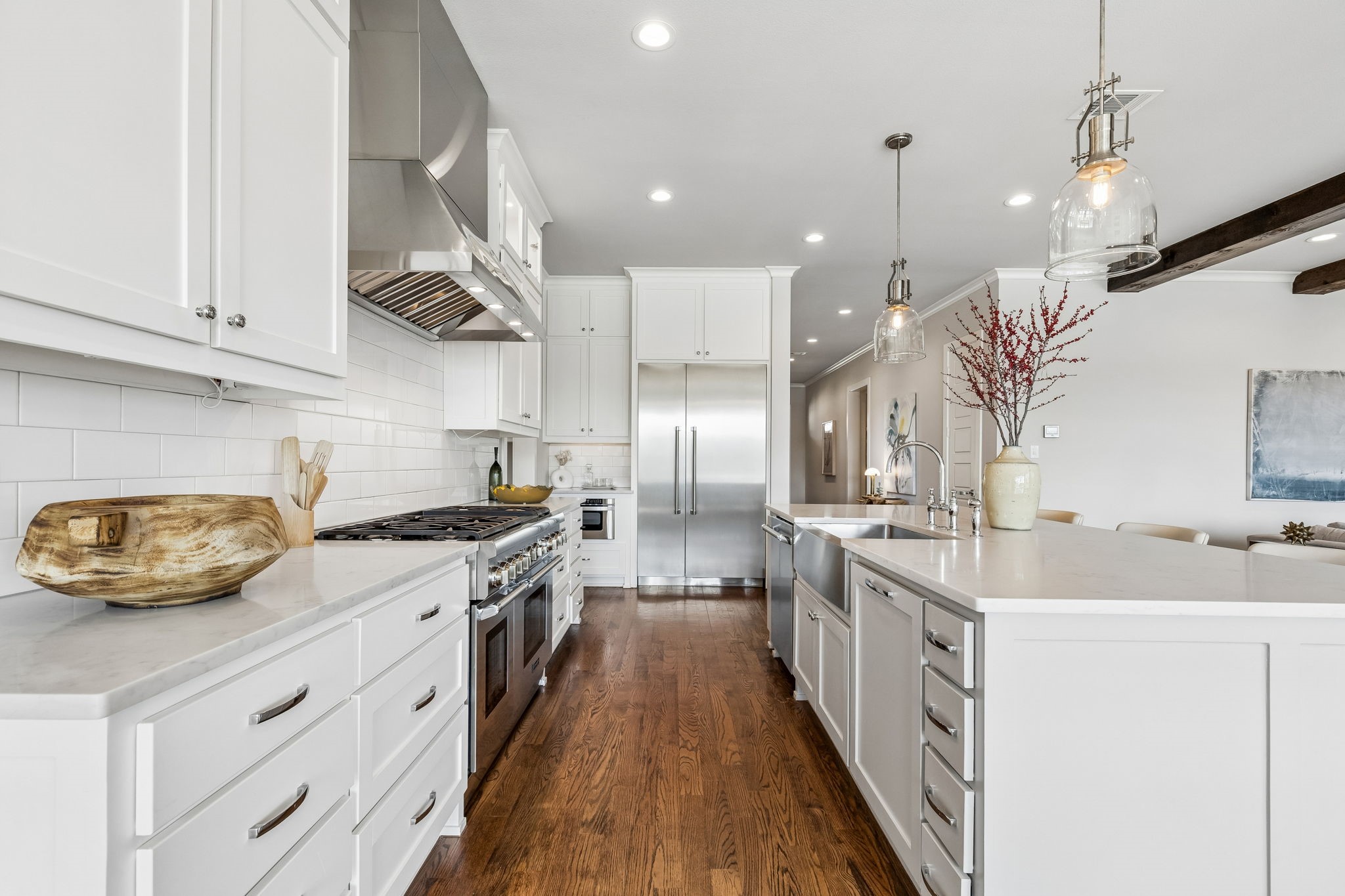 6914 La Vista Drive