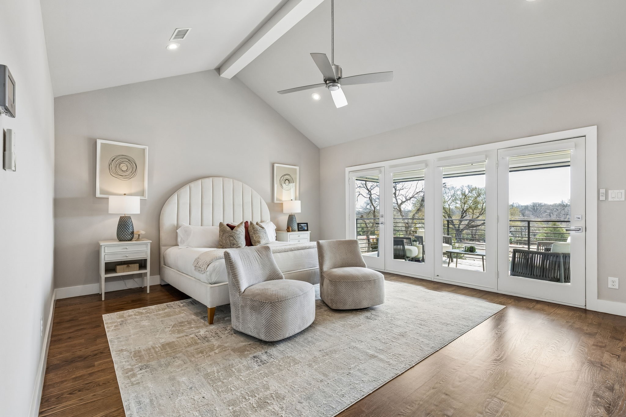 6914 La Vista Drive