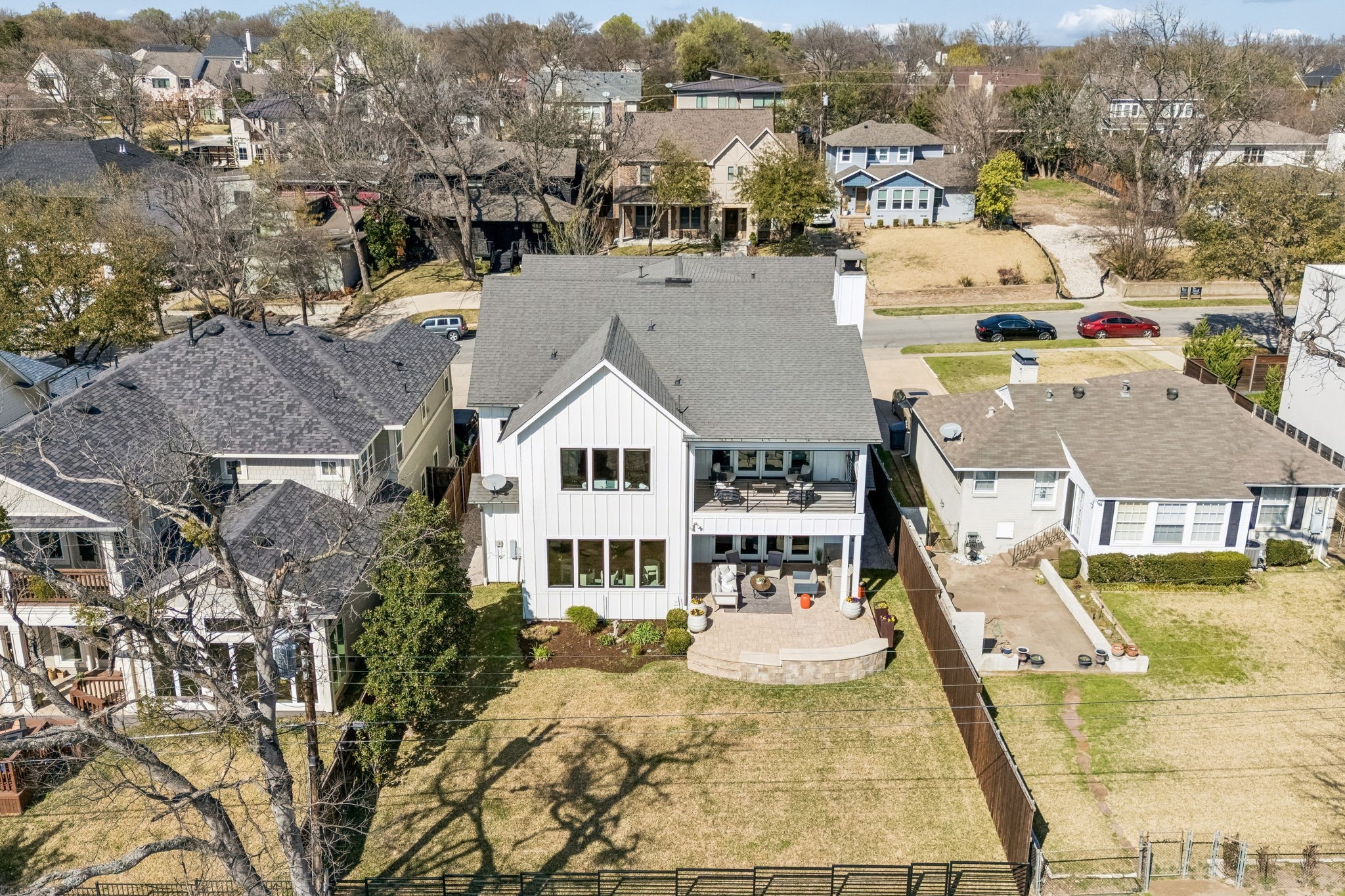 6914 La Vista Drive