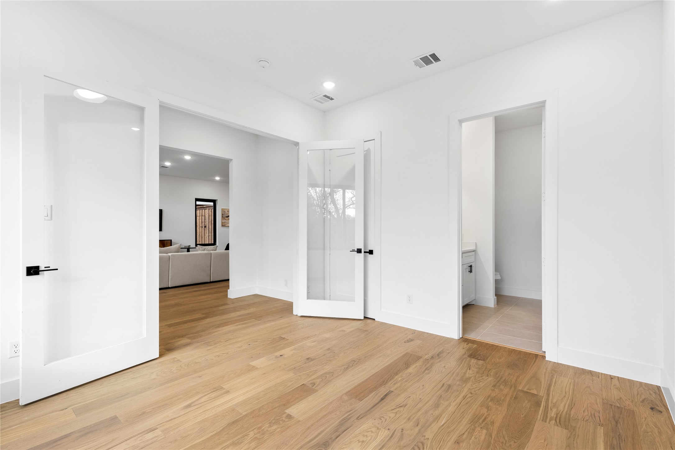 10434 Vinemont Street