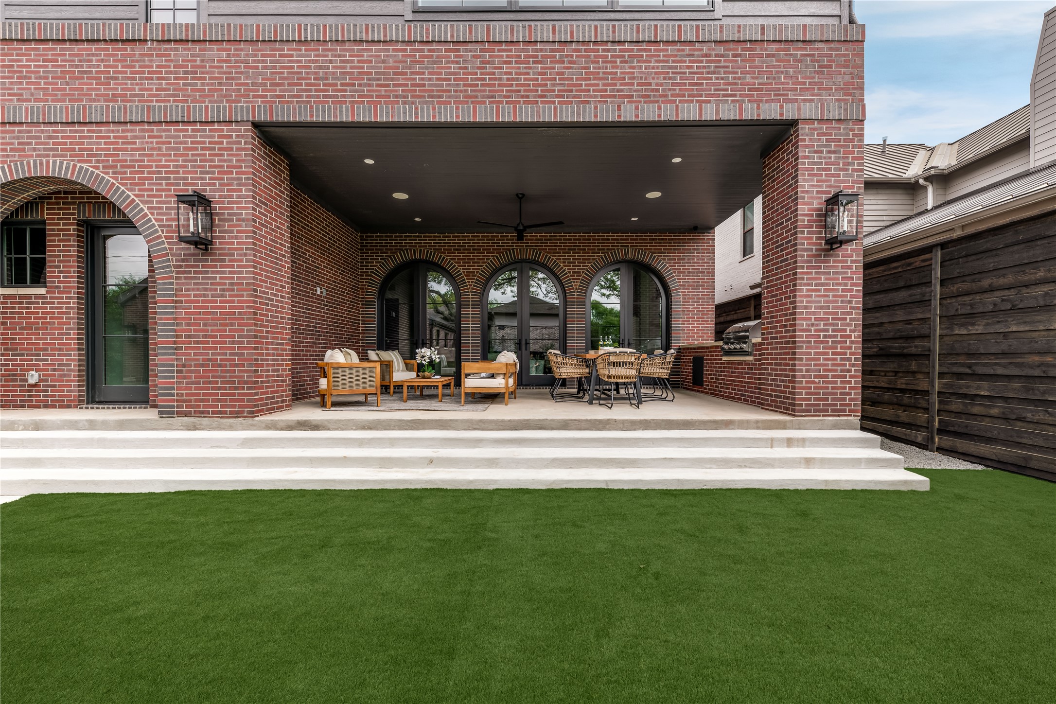 6834 Northridge Drive