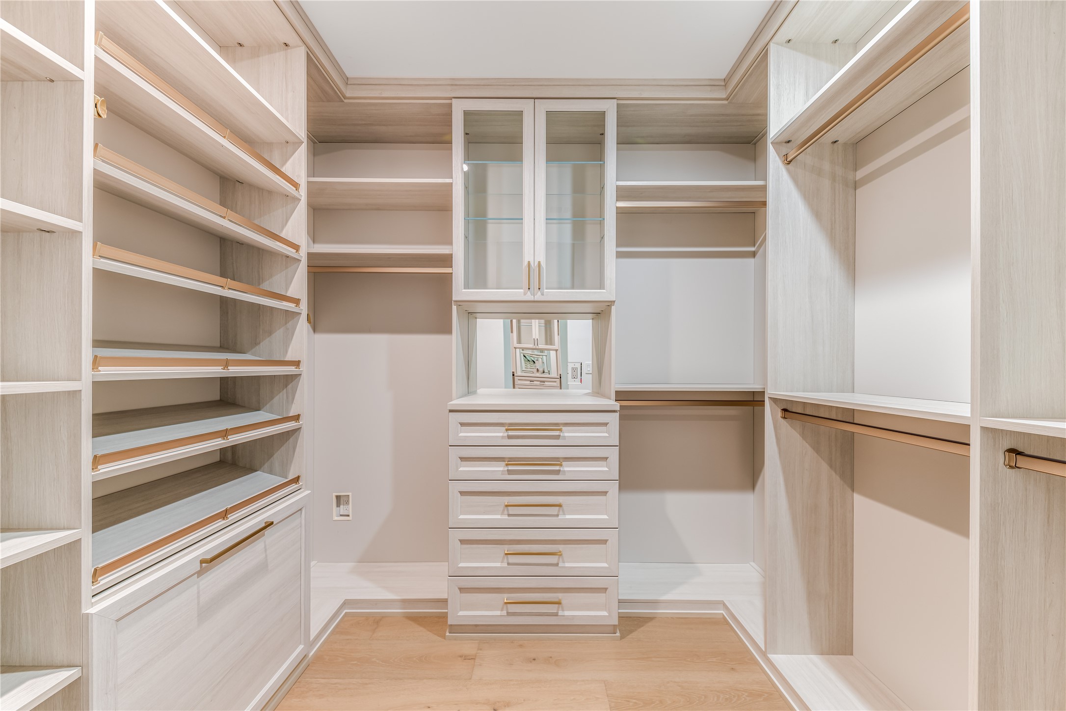 6834 Northridge Drive