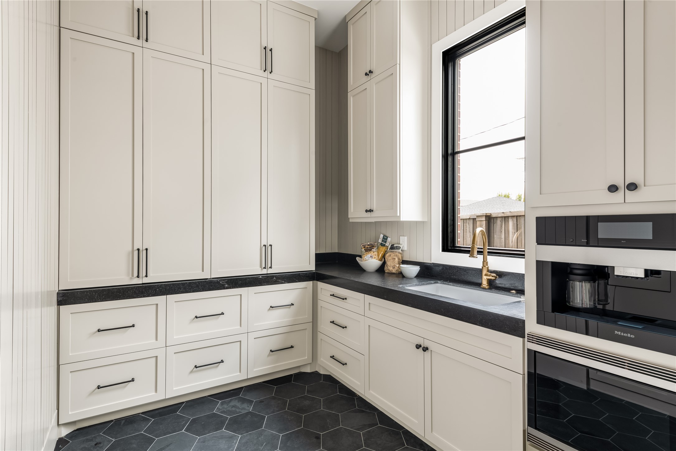 6834 Northridge Drive