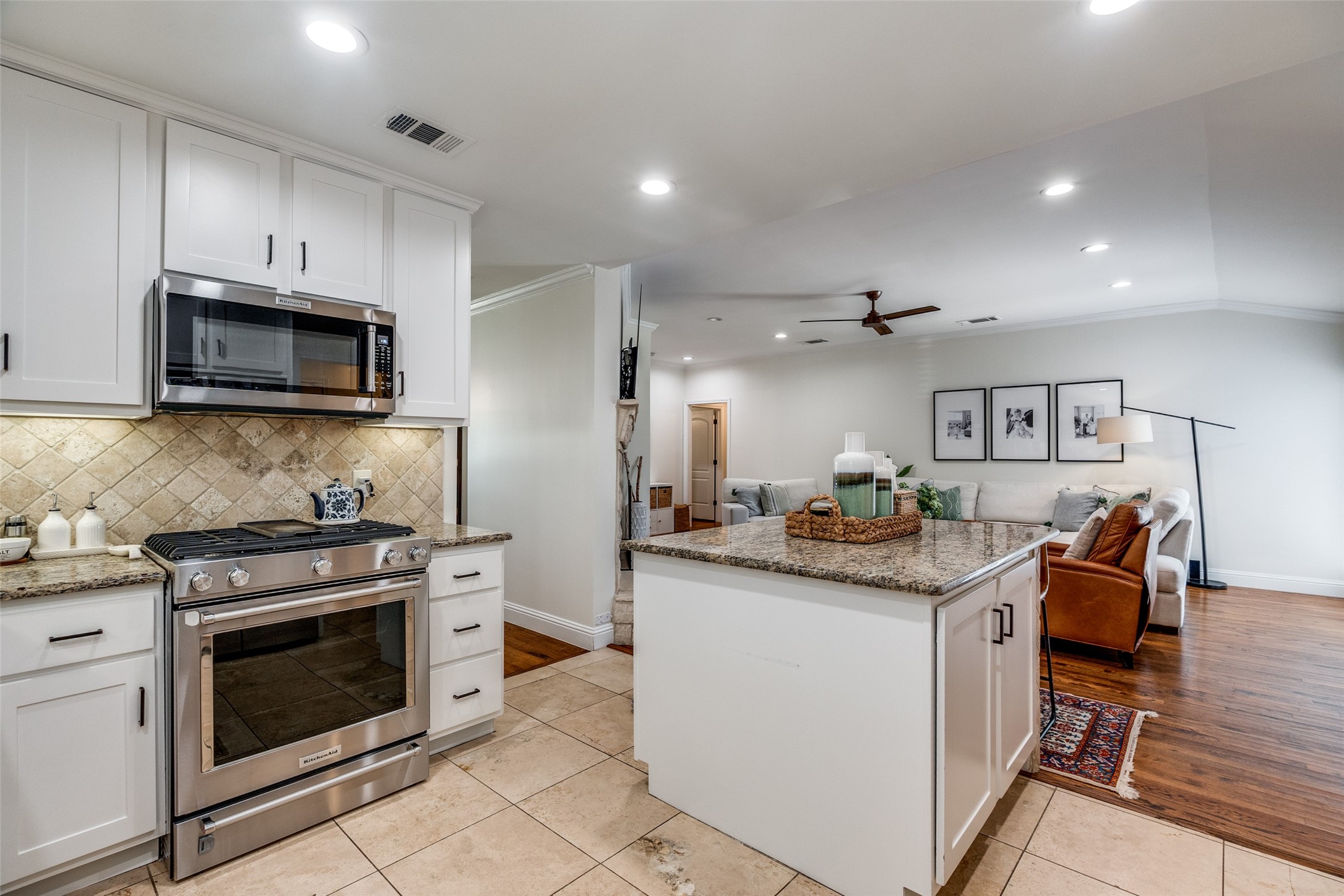 6732 Inverness Lane