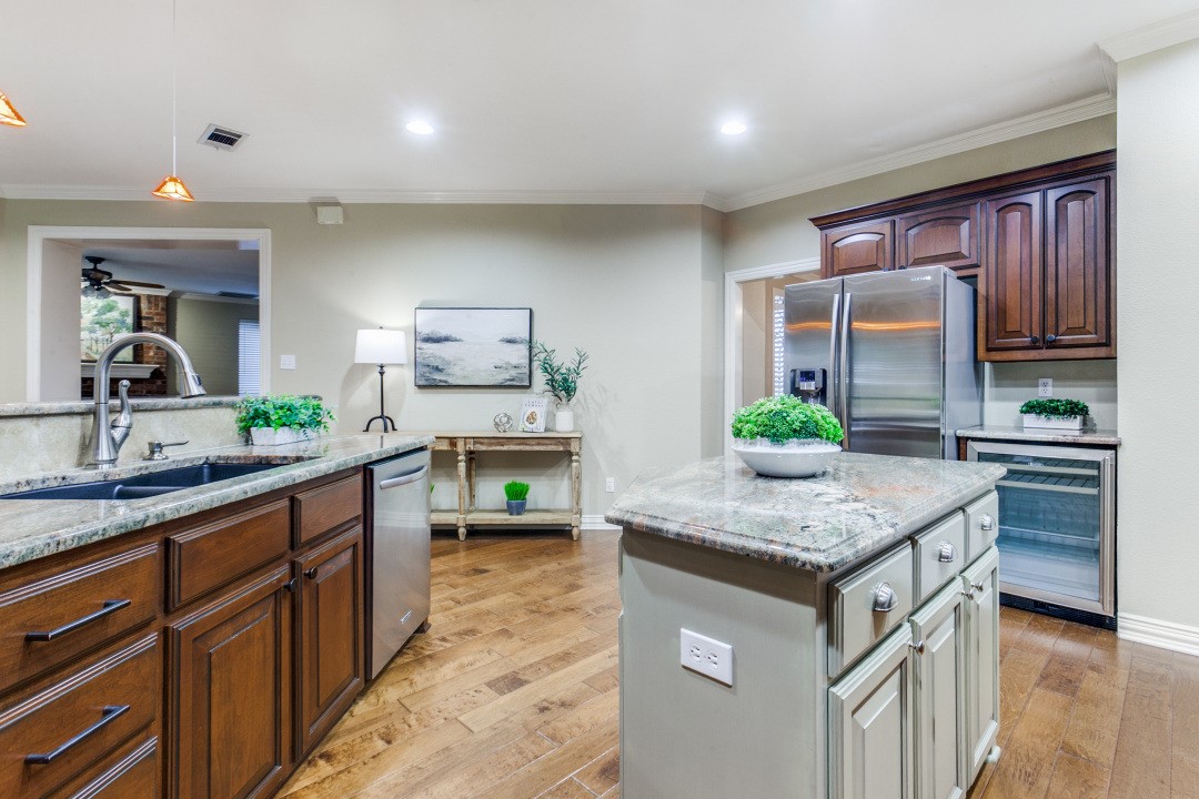 3840 Walden Way