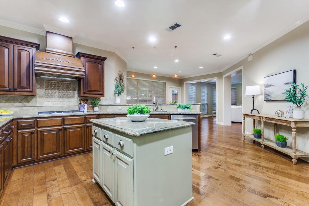 3840 Walden Way