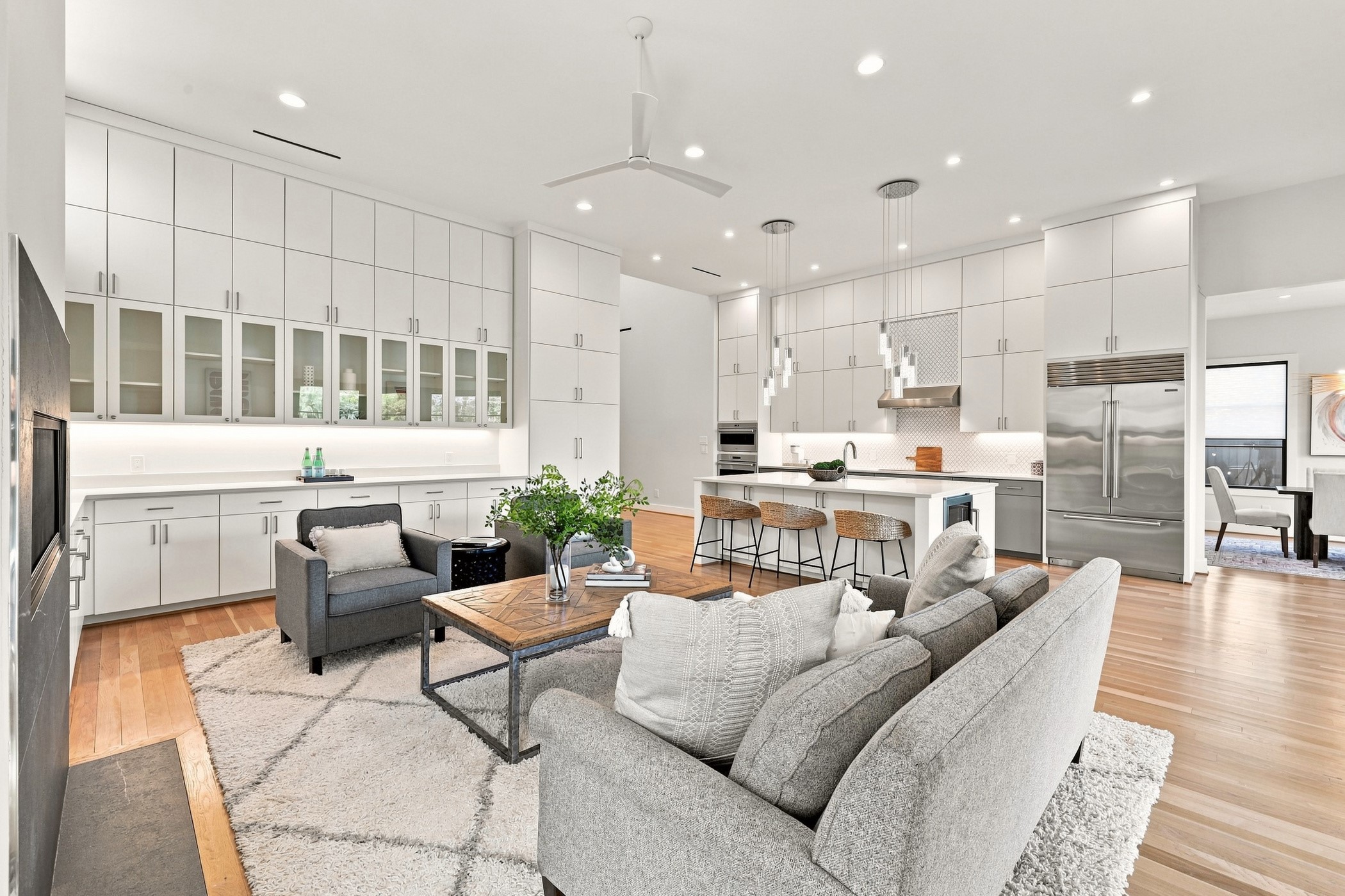 6939 Southridge Drive