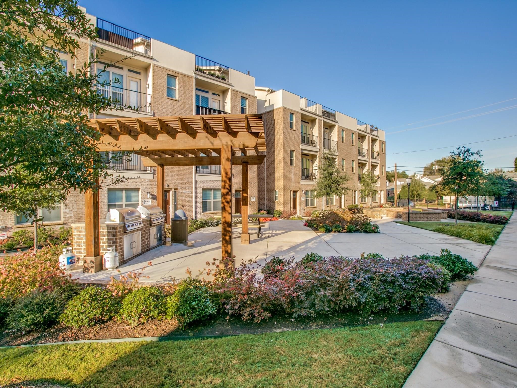 1303 Palm Canyon Drive