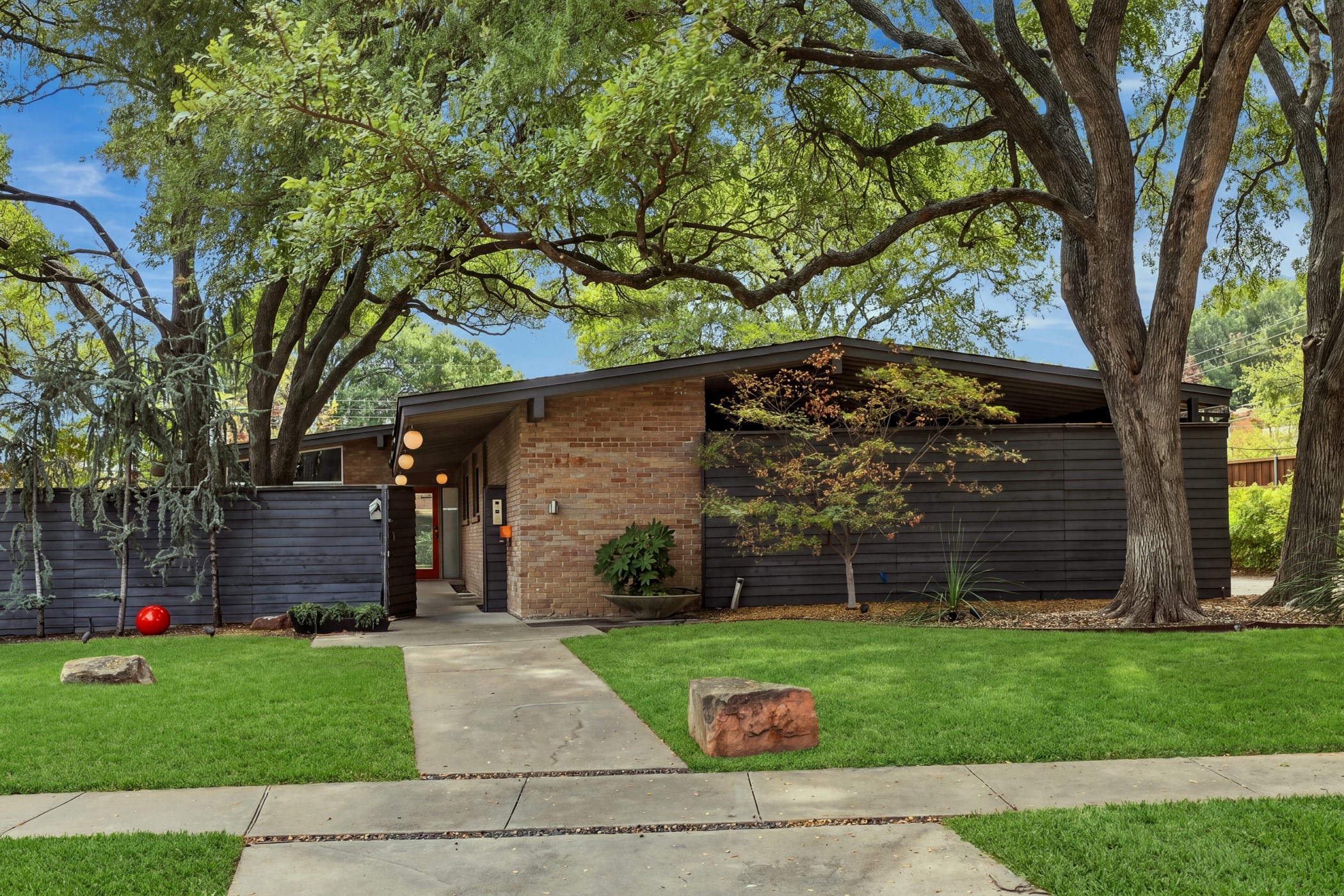 6216 Town Hill Lane Dallas TX