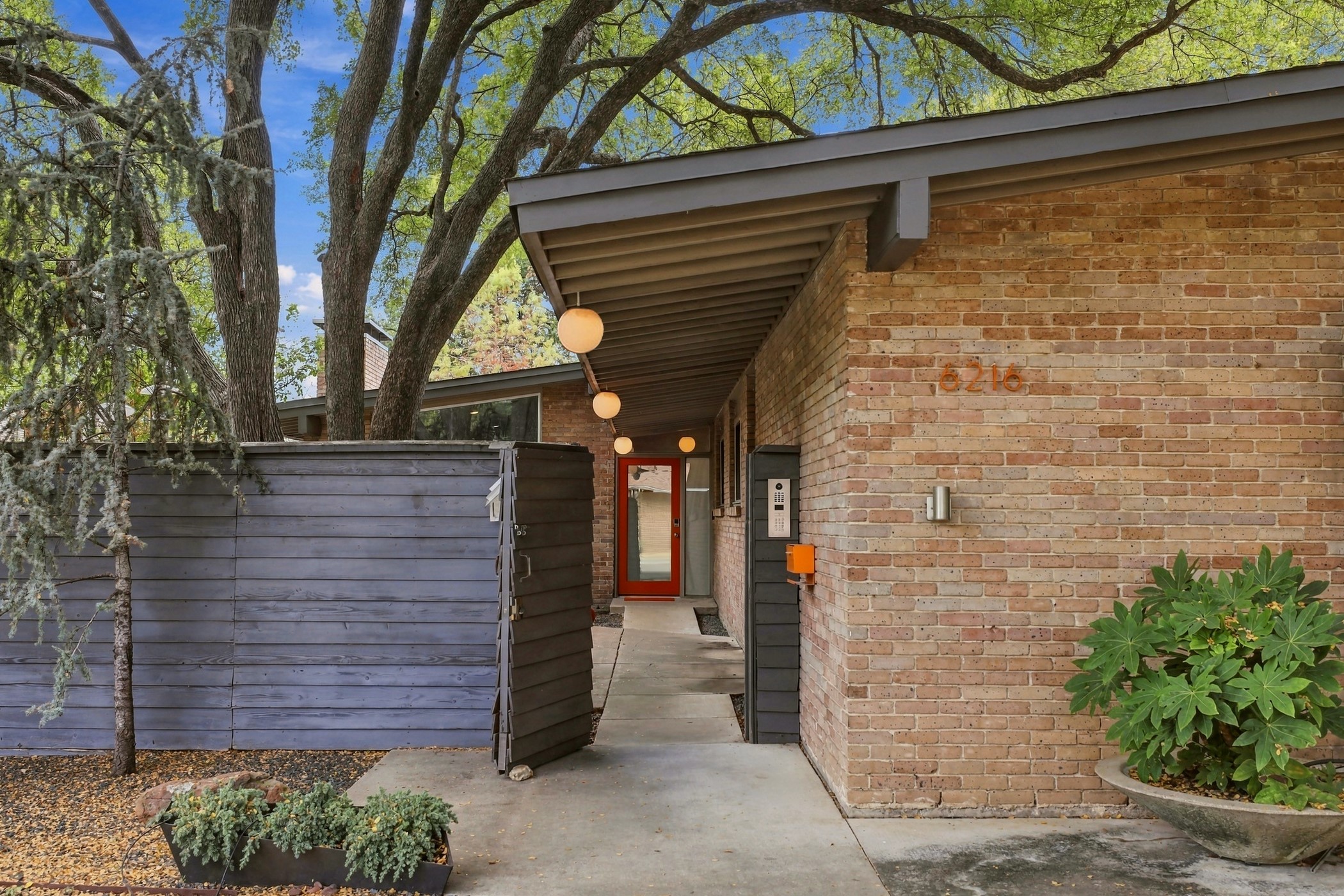 6216 Town Hill Lane