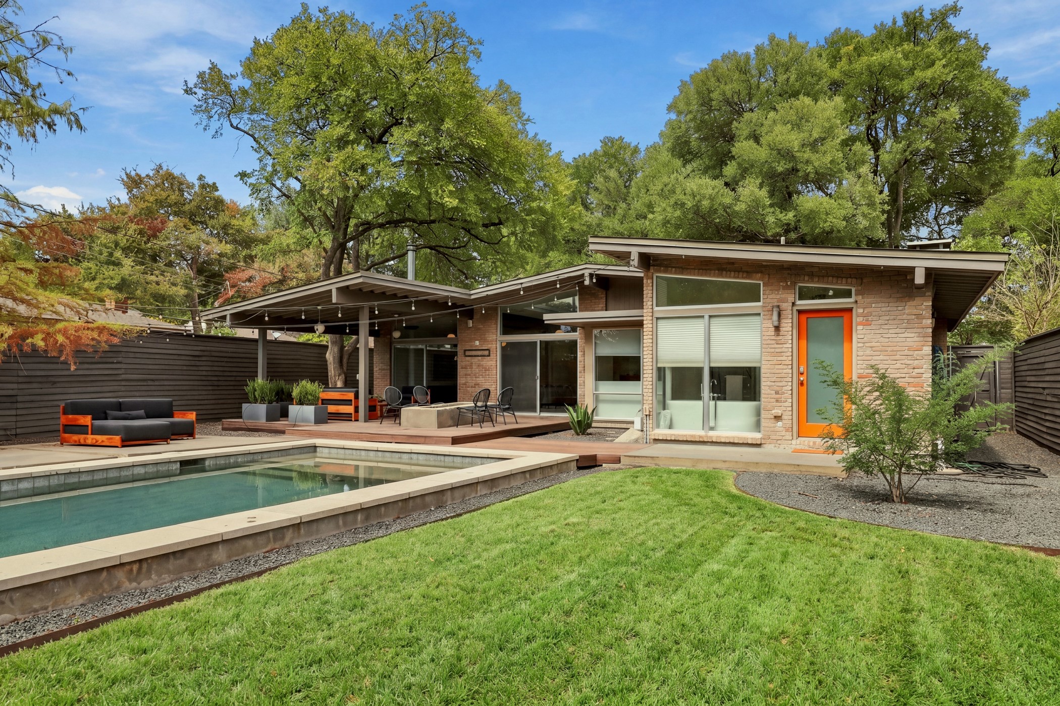 6216 Town Hill Lane