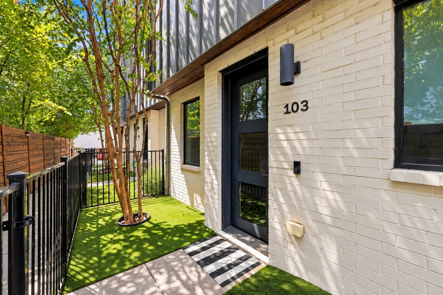 5122 Capitol Avenue 103 Dallas TX